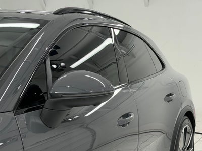 2025 Porsche Macan Electric 4S