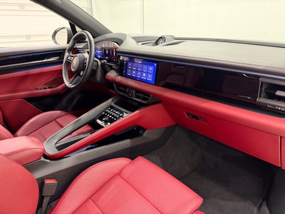 2025 Porsche Macan Electric 4S