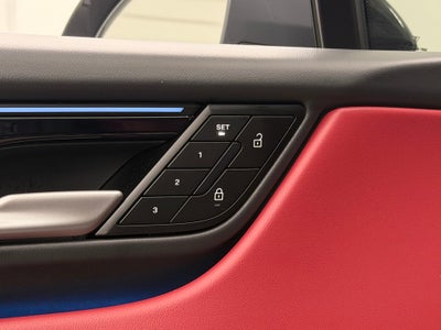 2025 Porsche Macan Electric 4S