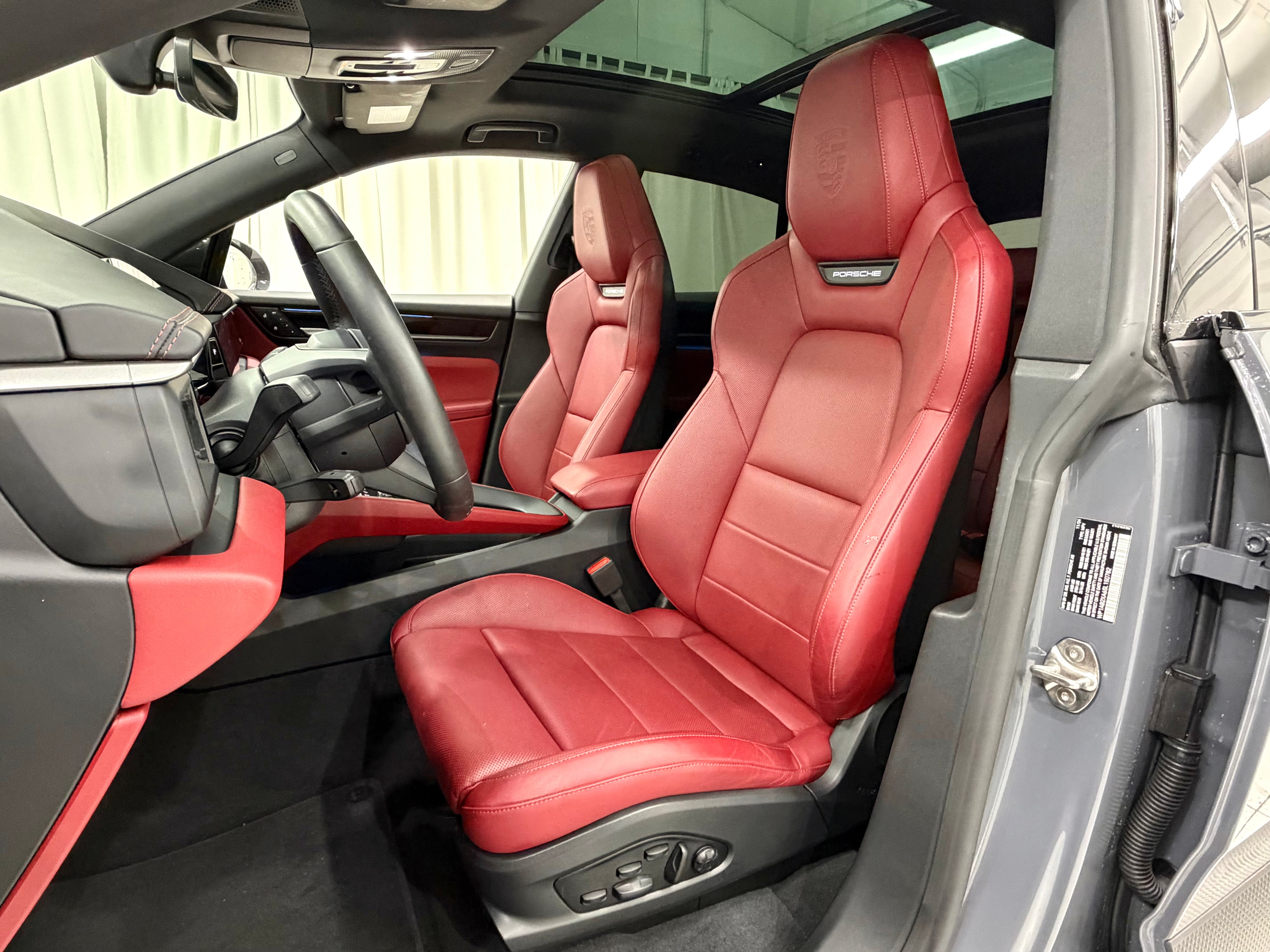2025 Porsche Macan Electric 4S