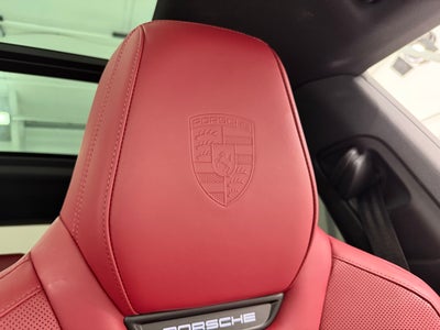 2025 Porsche Macan Electric 4S