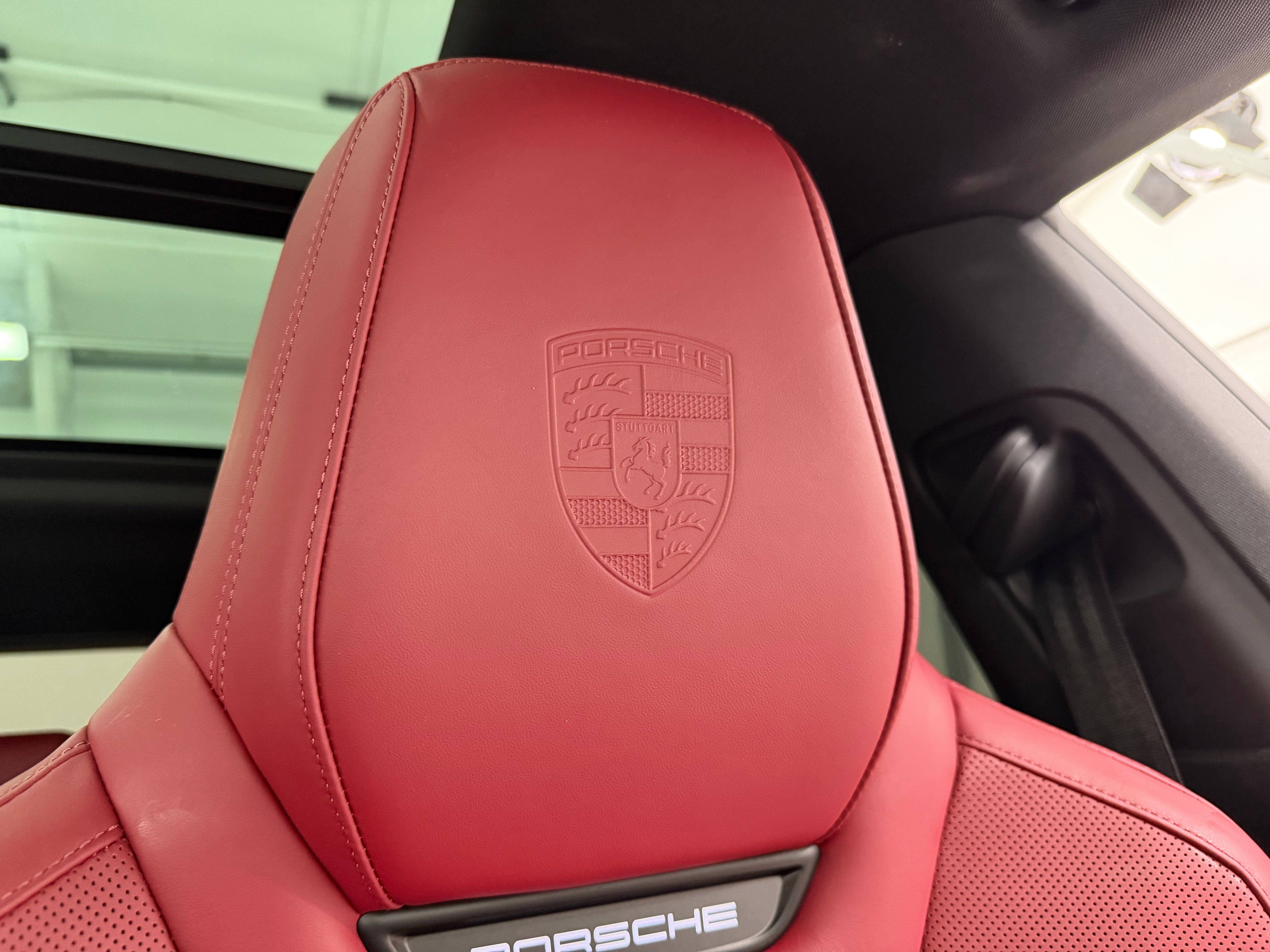 2025 Porsche Macan Electric 4S