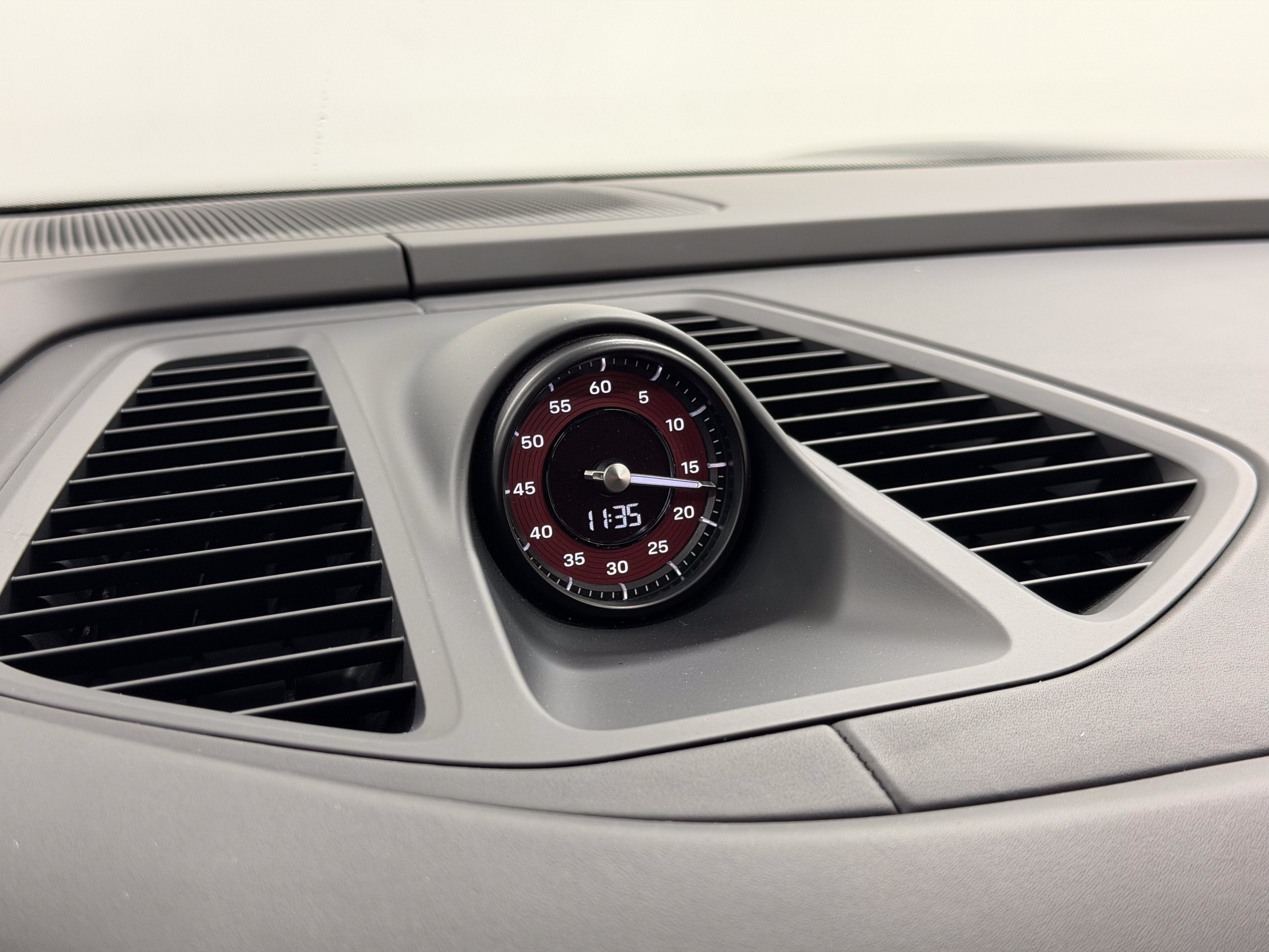 2025 Porsche Macan Electric 4S