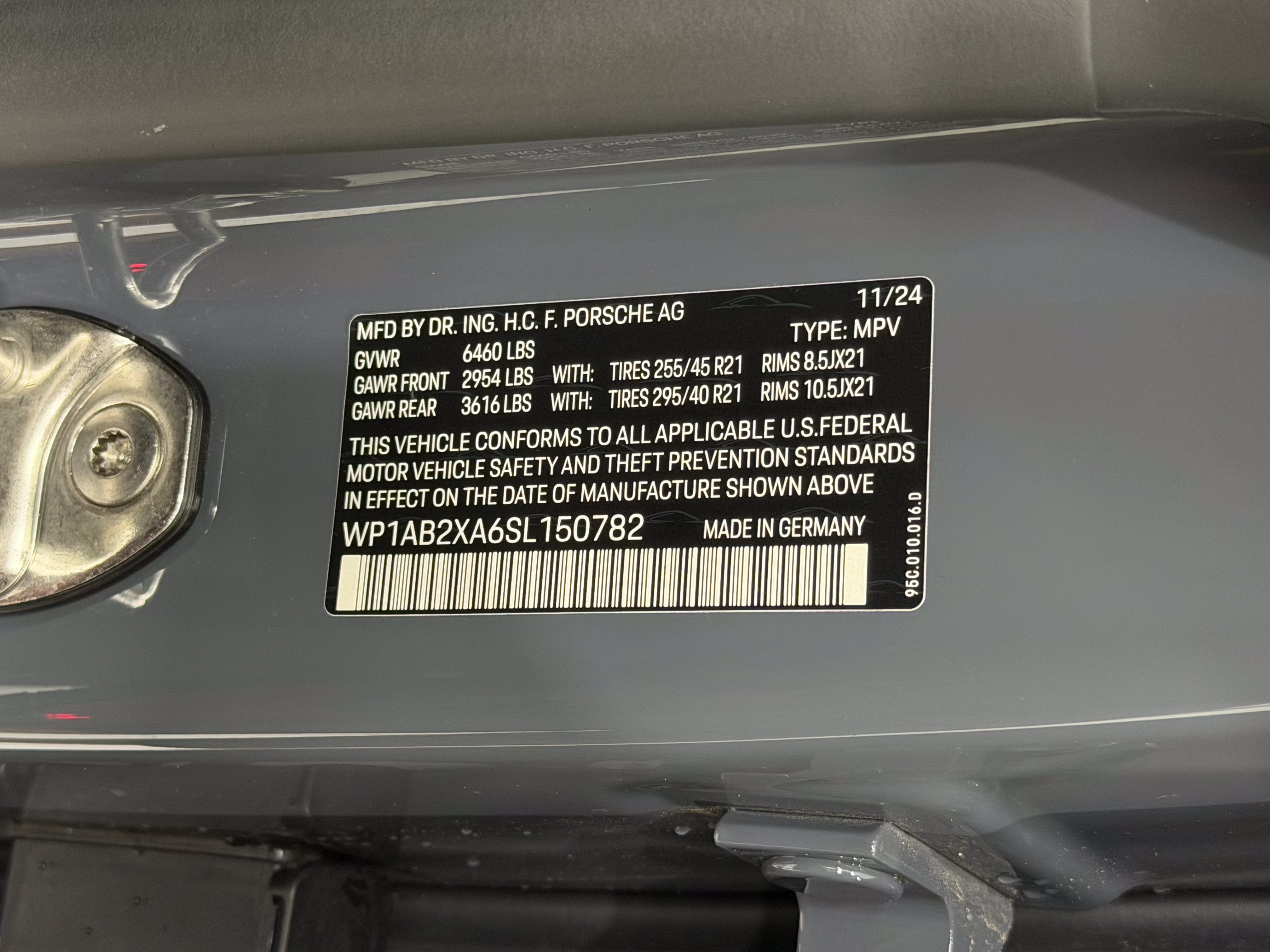 2025 Porsche Macan Electric 4S