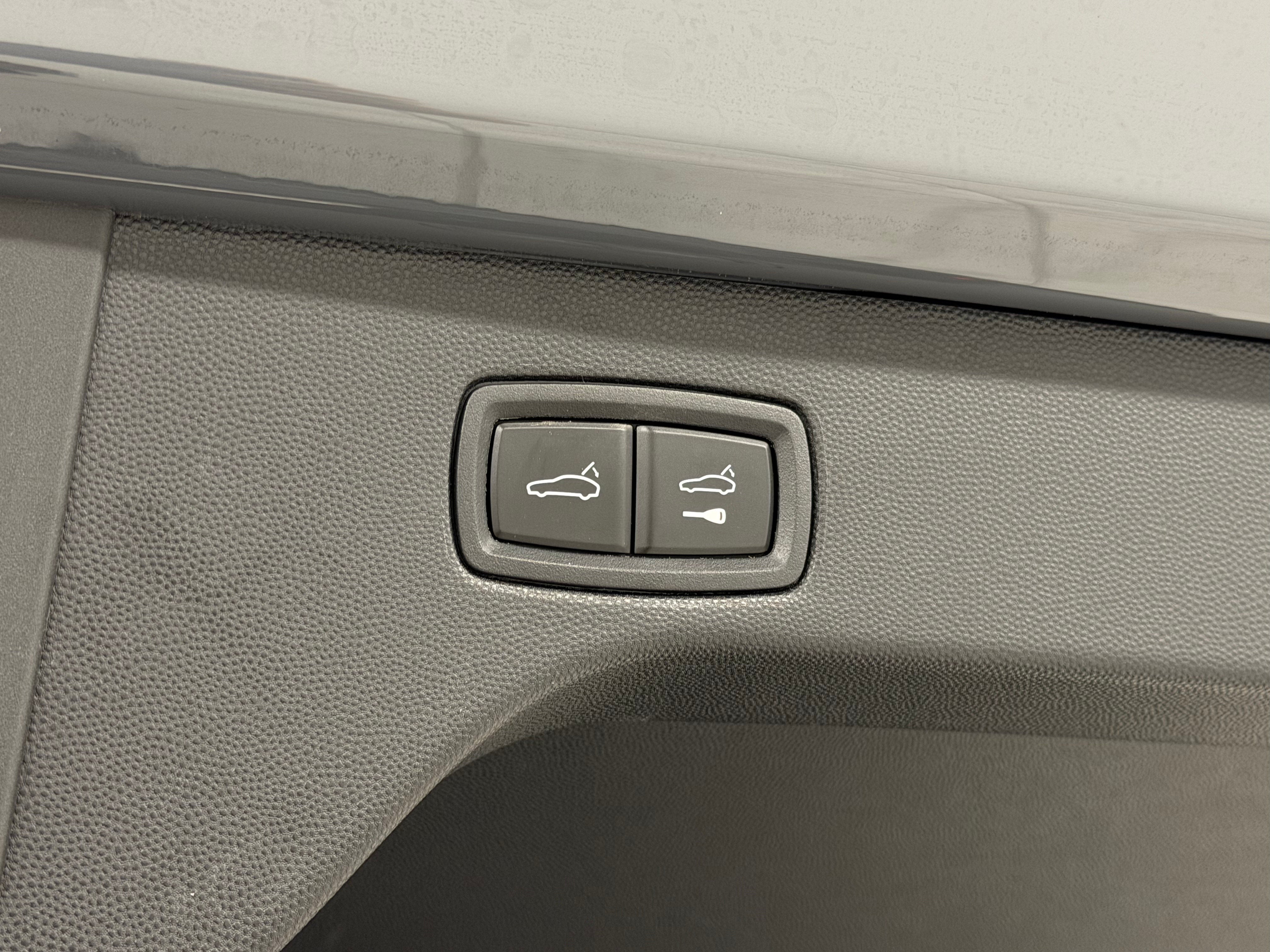 2025 Porsche Macan Electric 4S