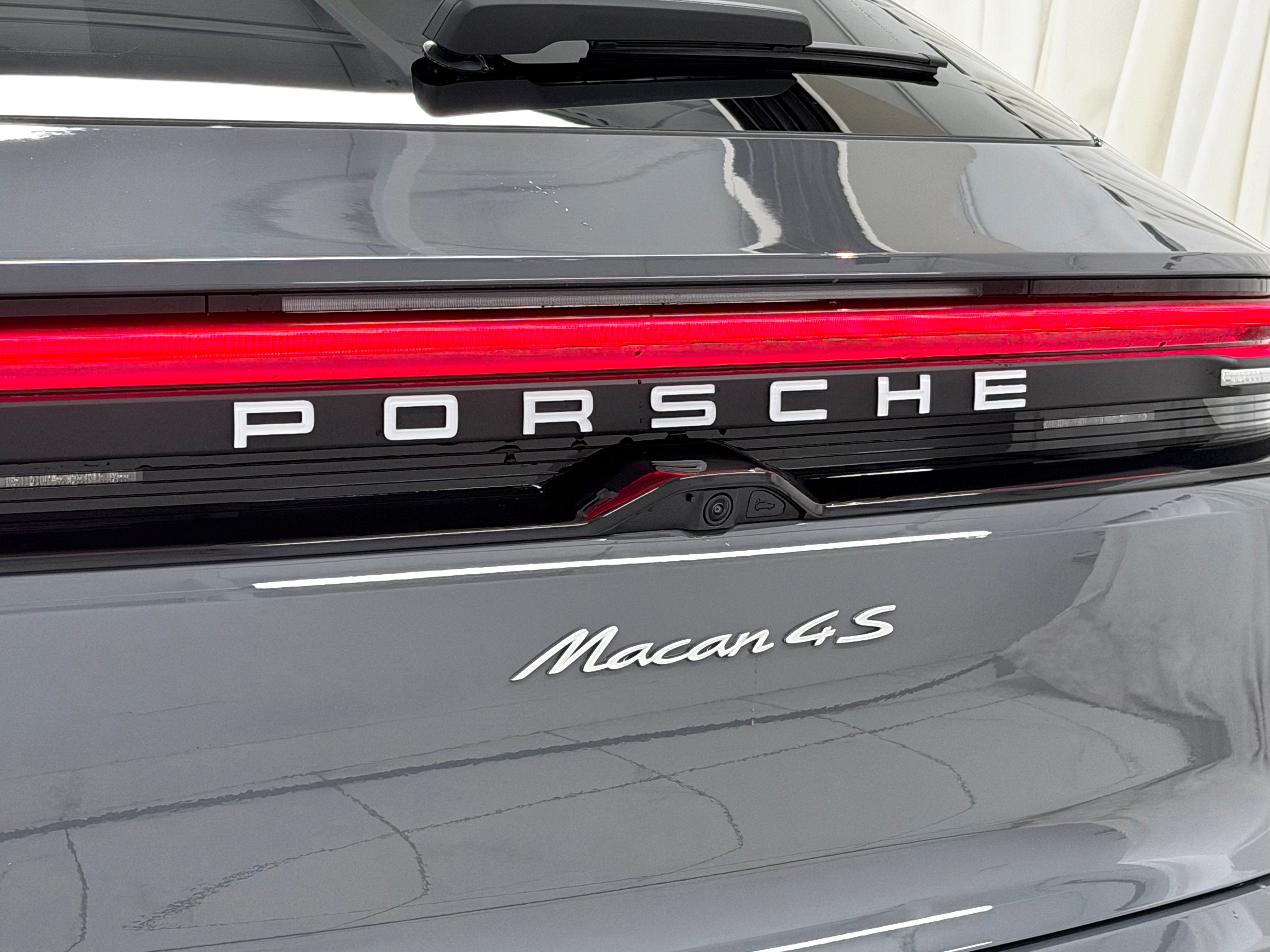 2025 Porsche Macan Electric 4S