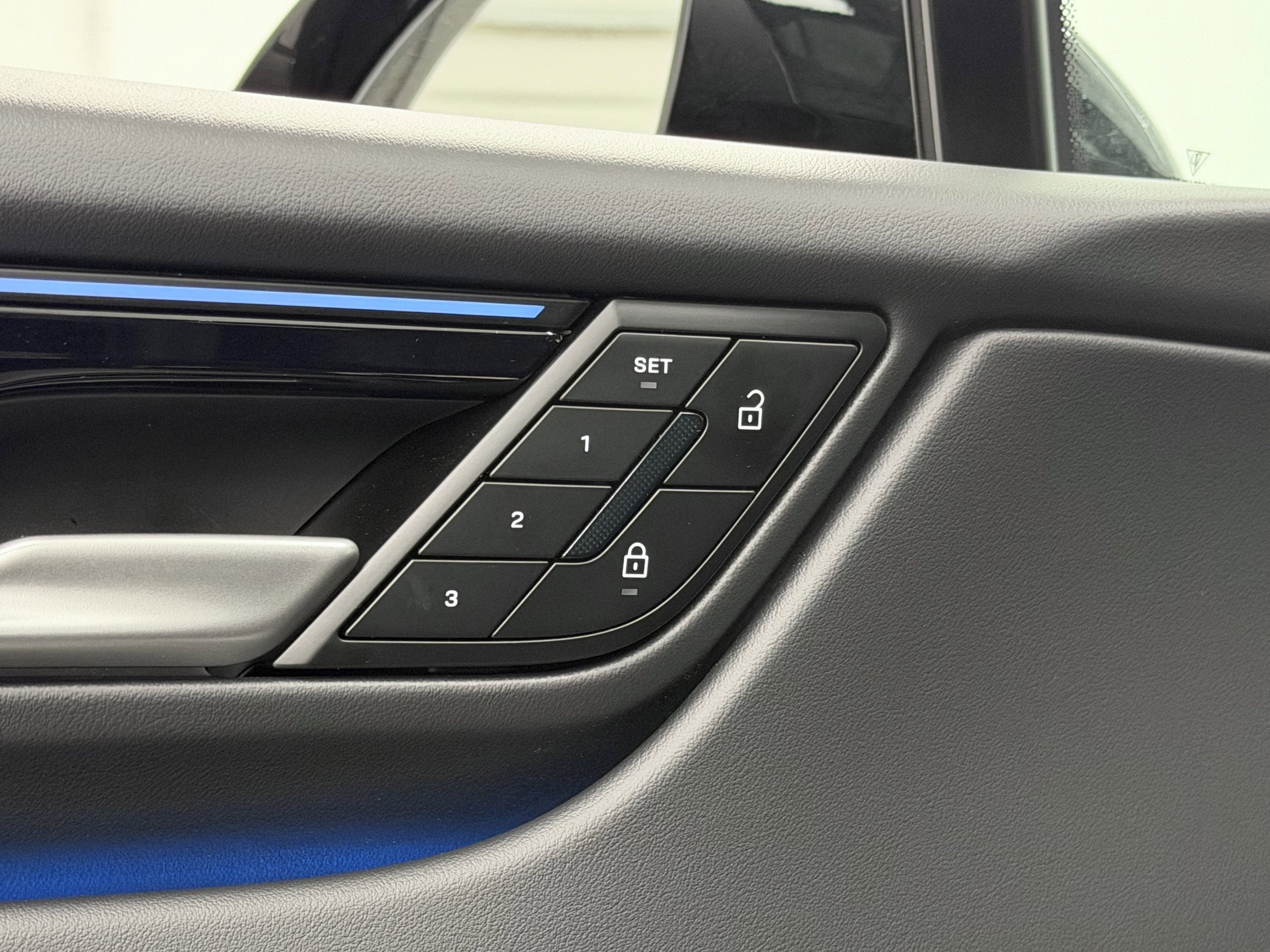 2025 Porsche Macan Electric