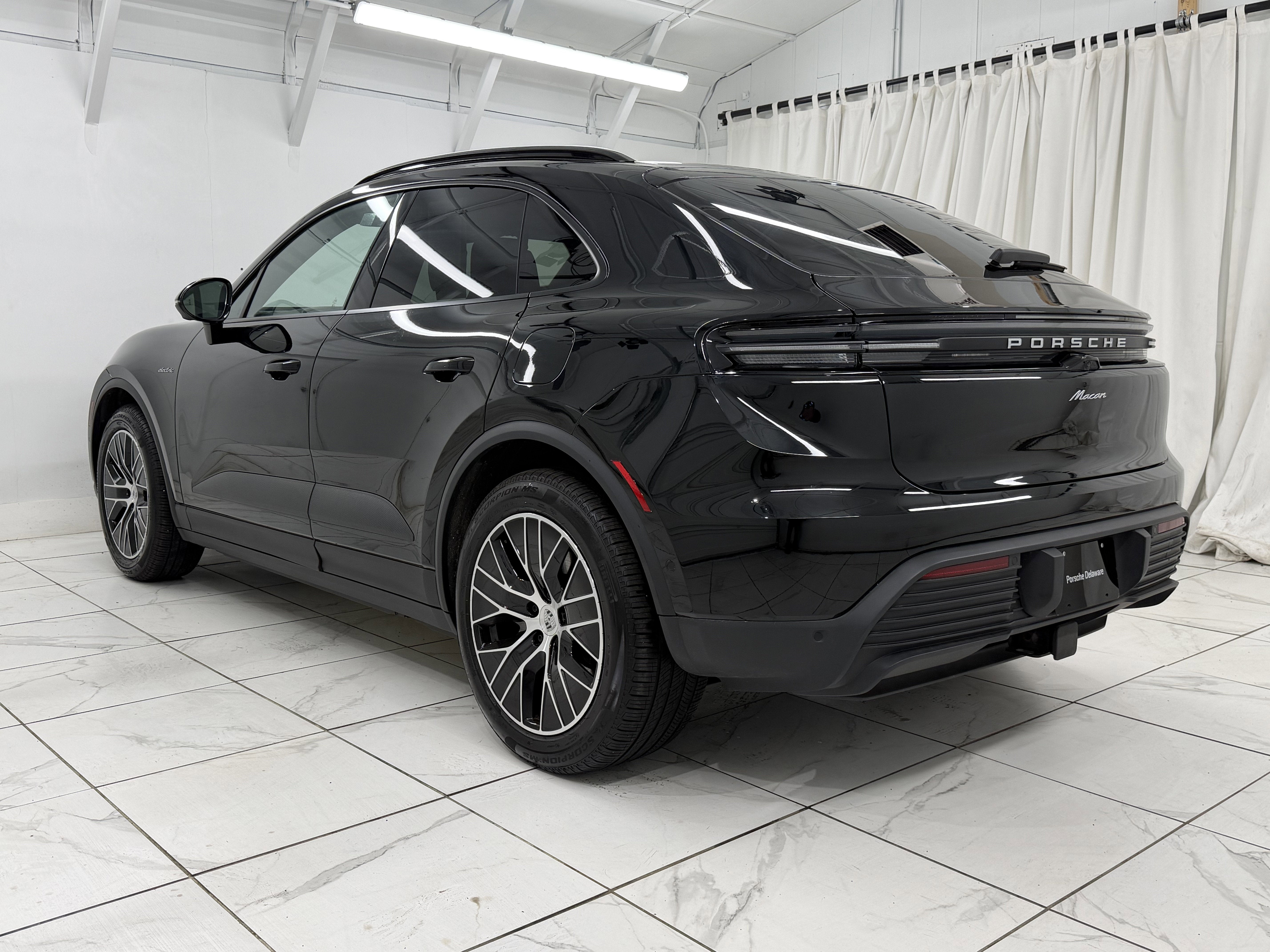 2025 Porsche Macan Electric