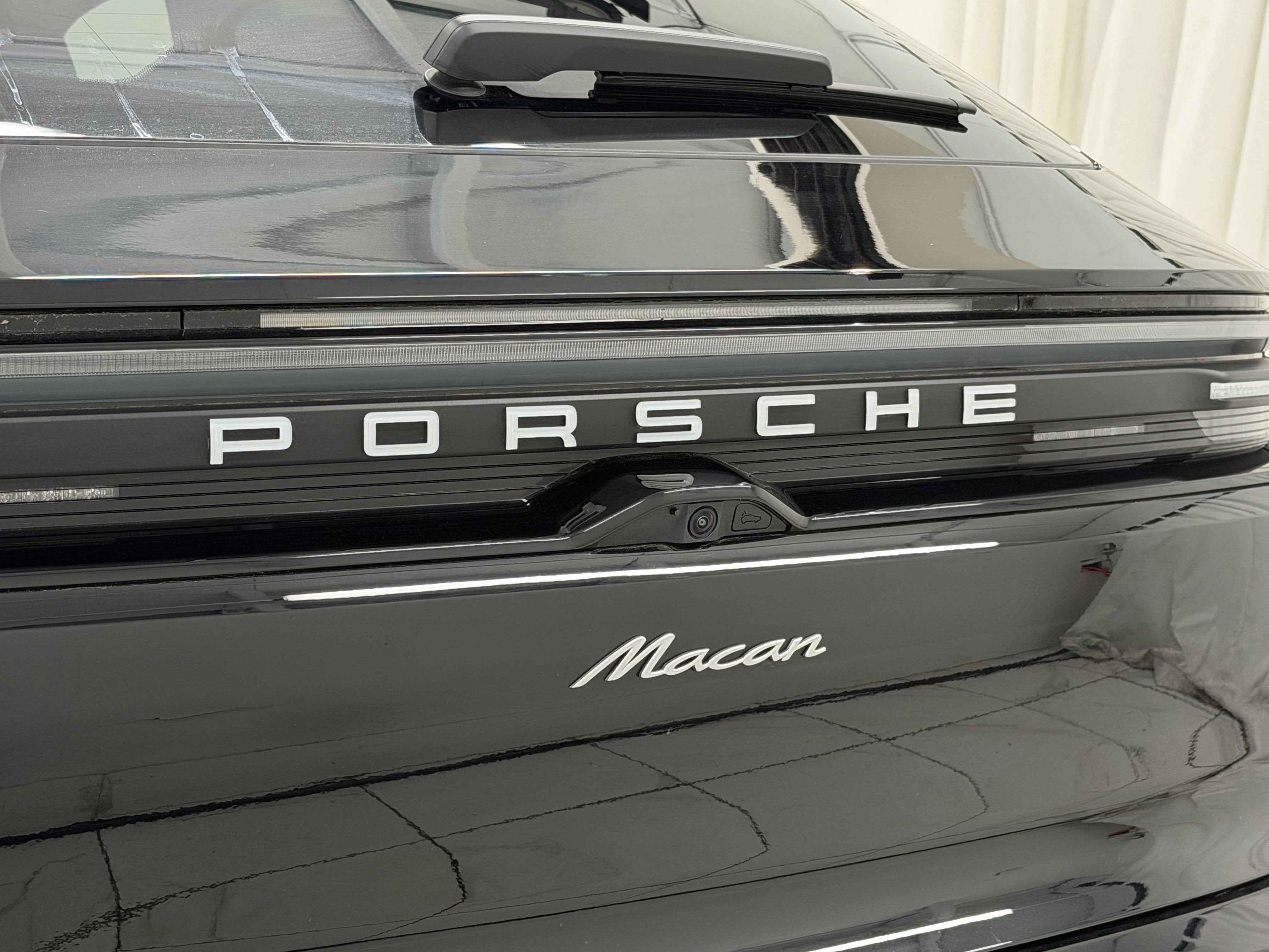 2025 Porsche Macan Electric