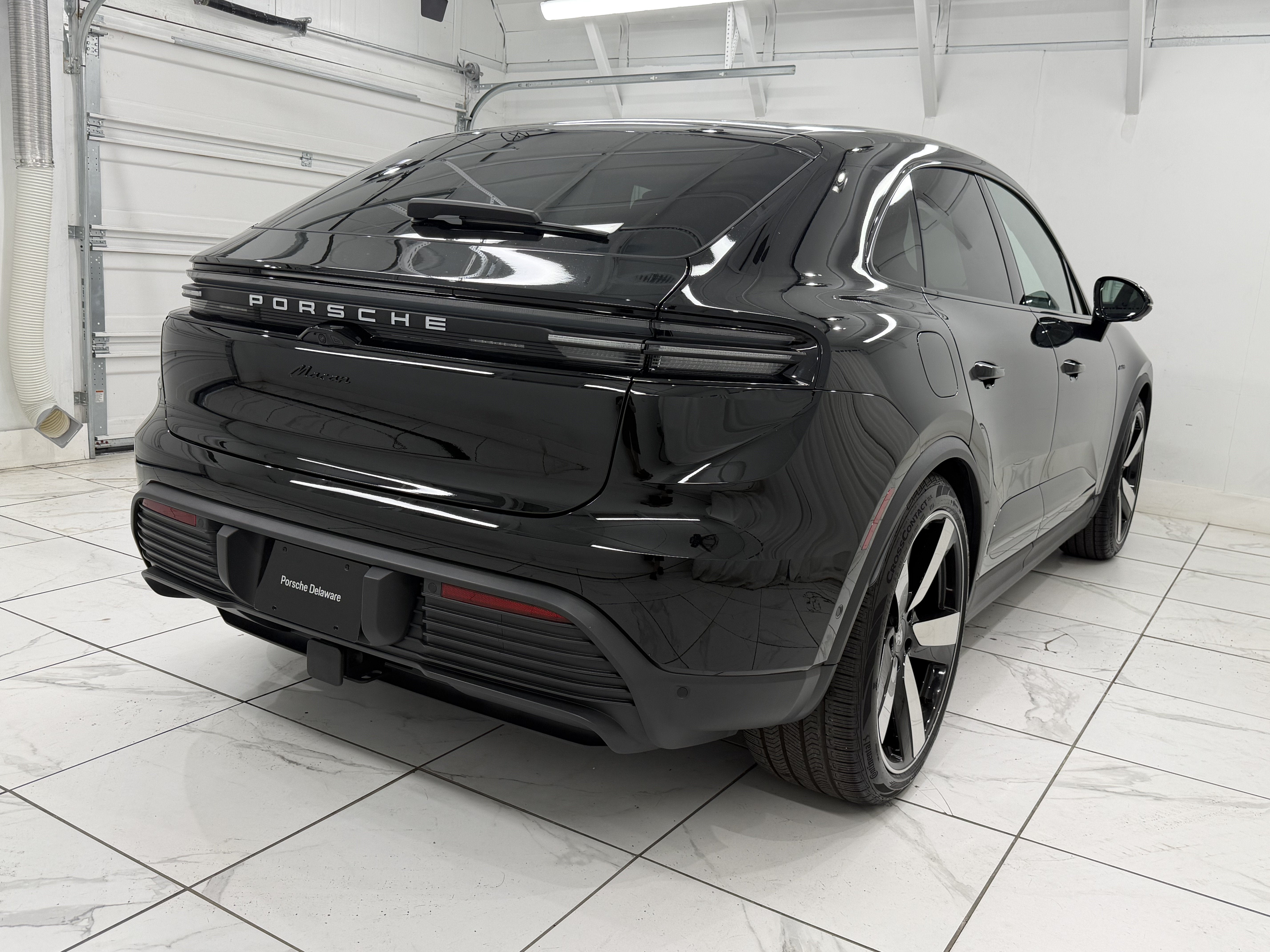 2025 Porsche Macan Electric