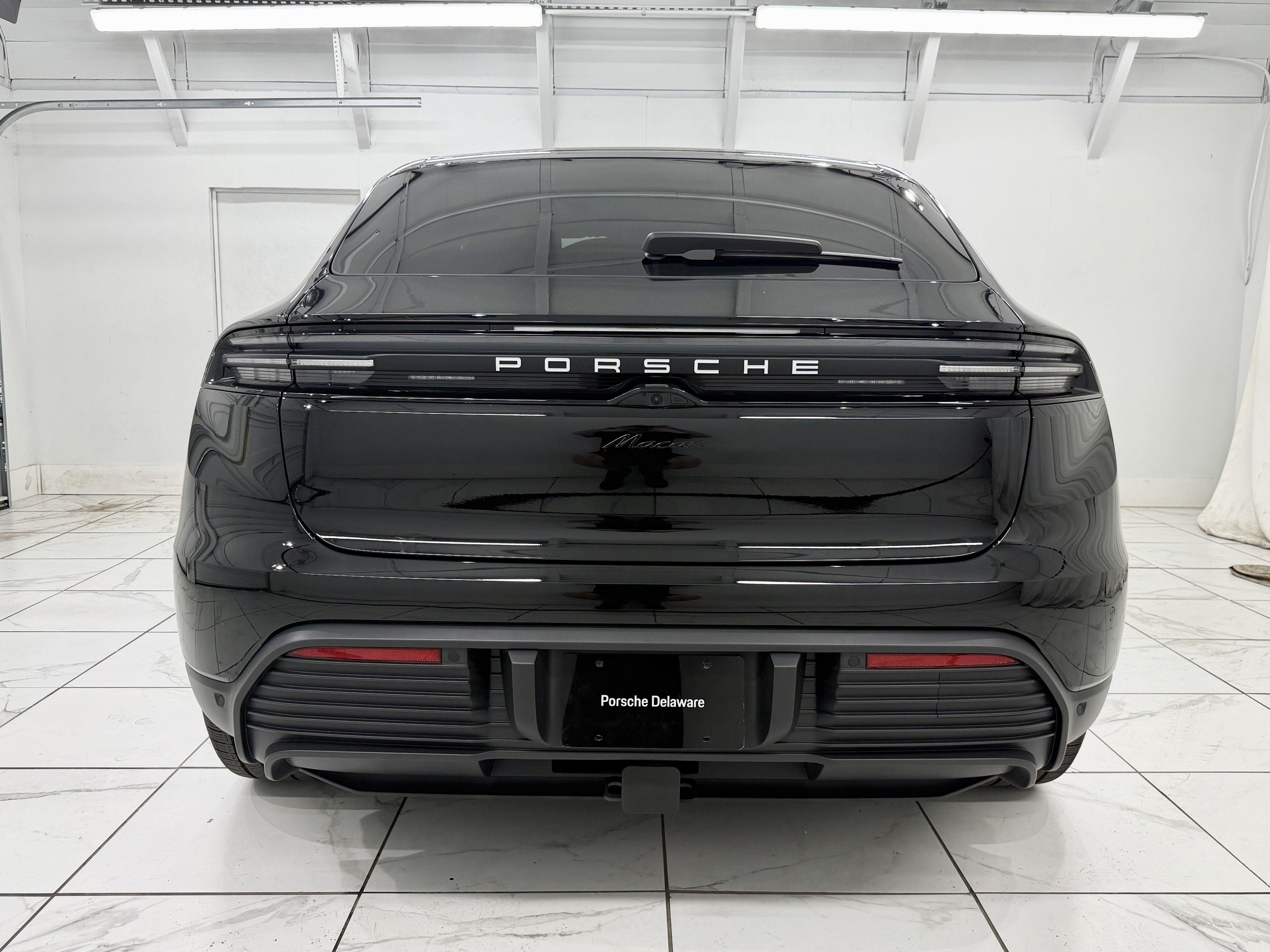 2025 Porsche Macan Electric