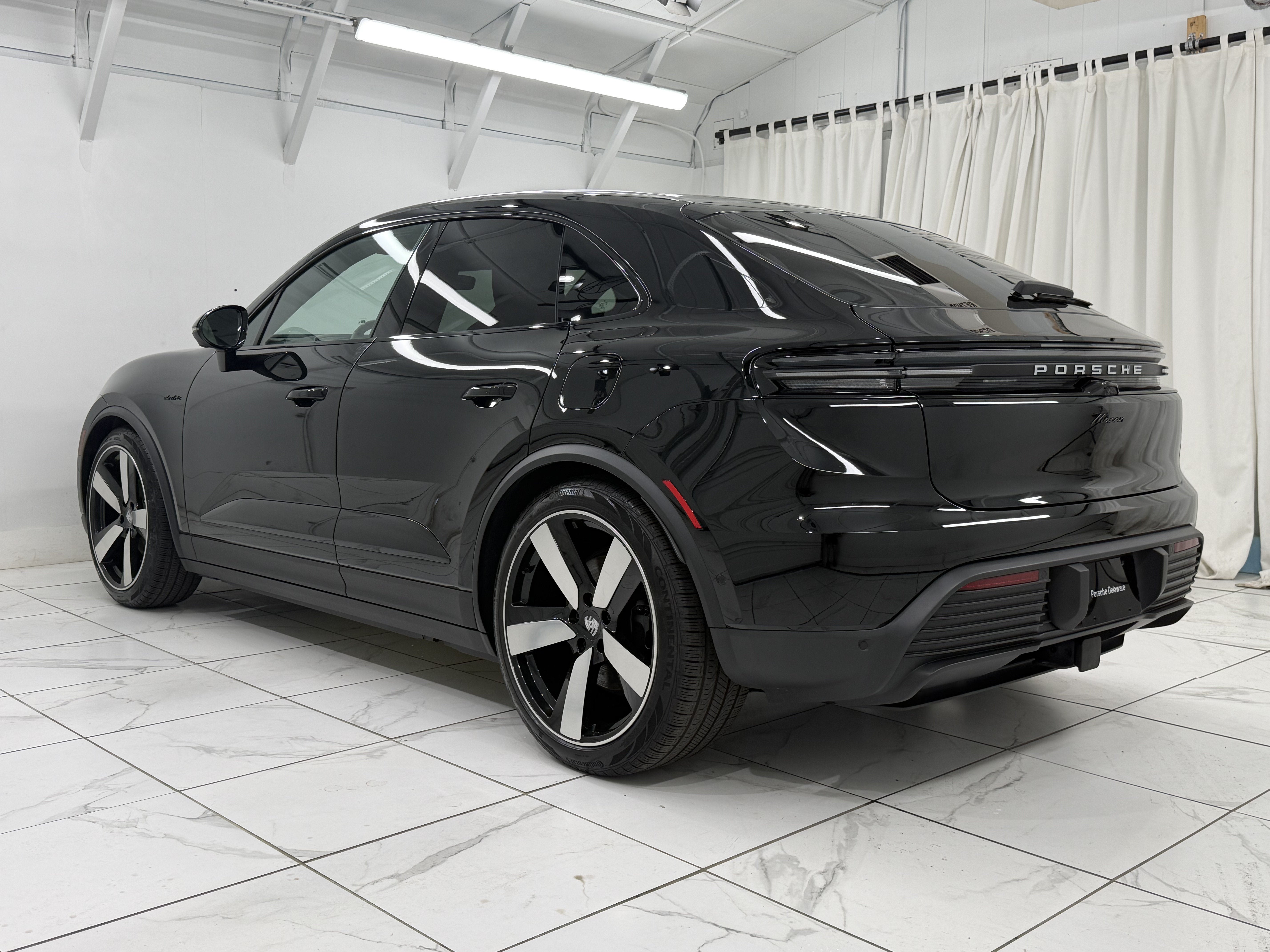 2025 Porsche Macan Electric