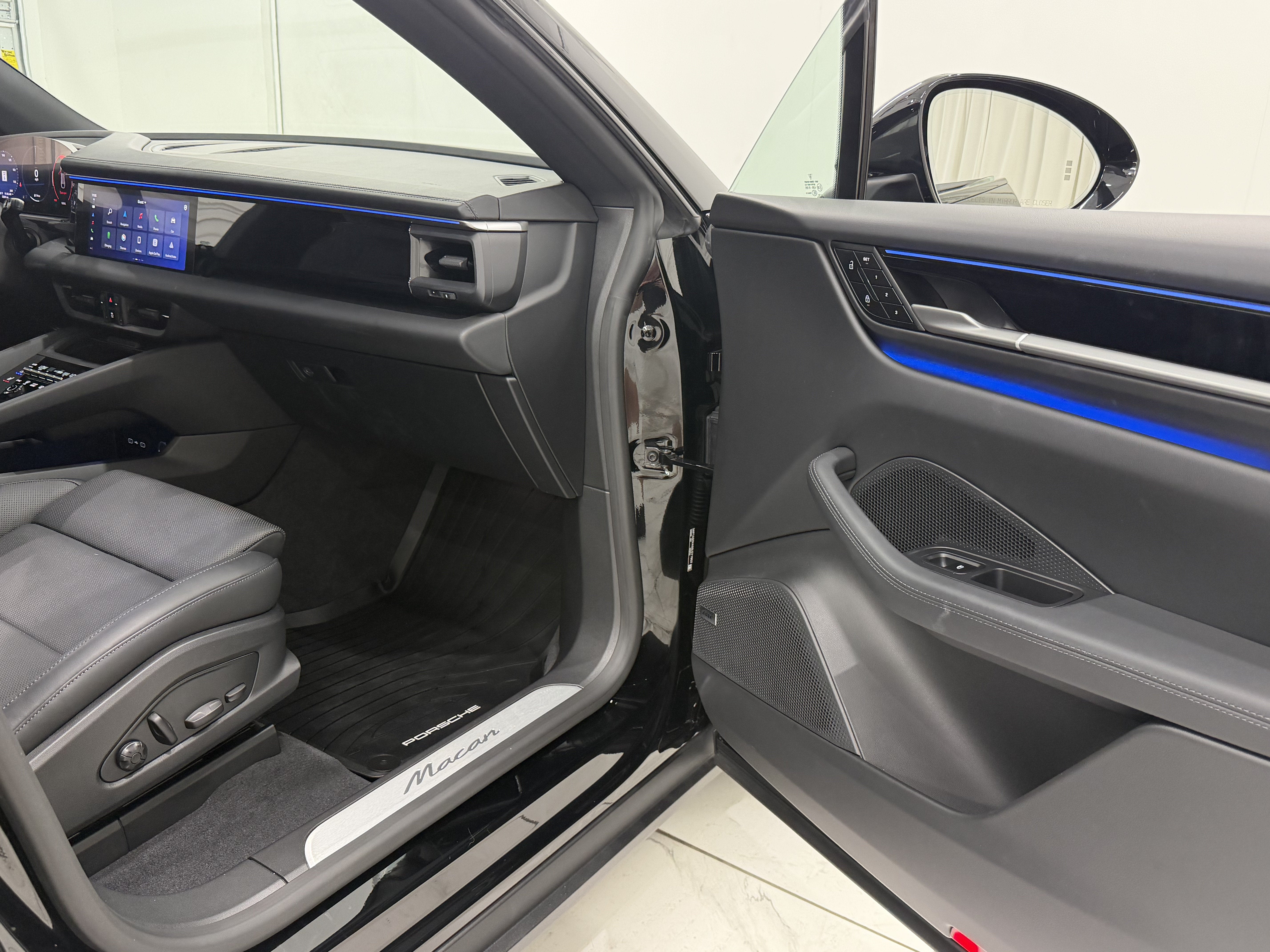 2025 Porsche Macan Electric