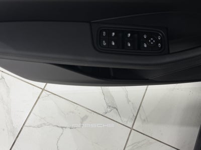2025 Porsche Macan Electric