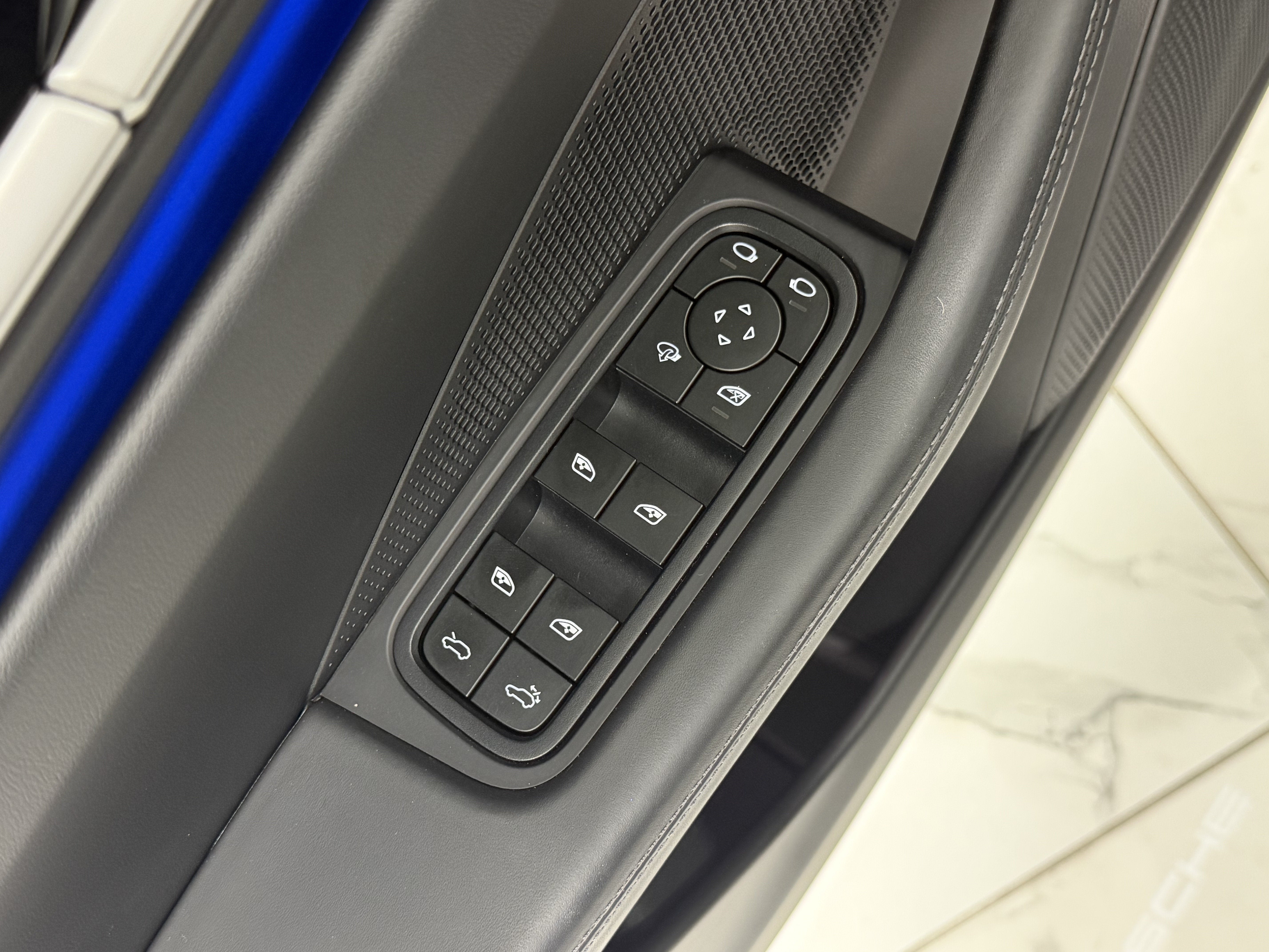 2025 Porsche Macan Electric