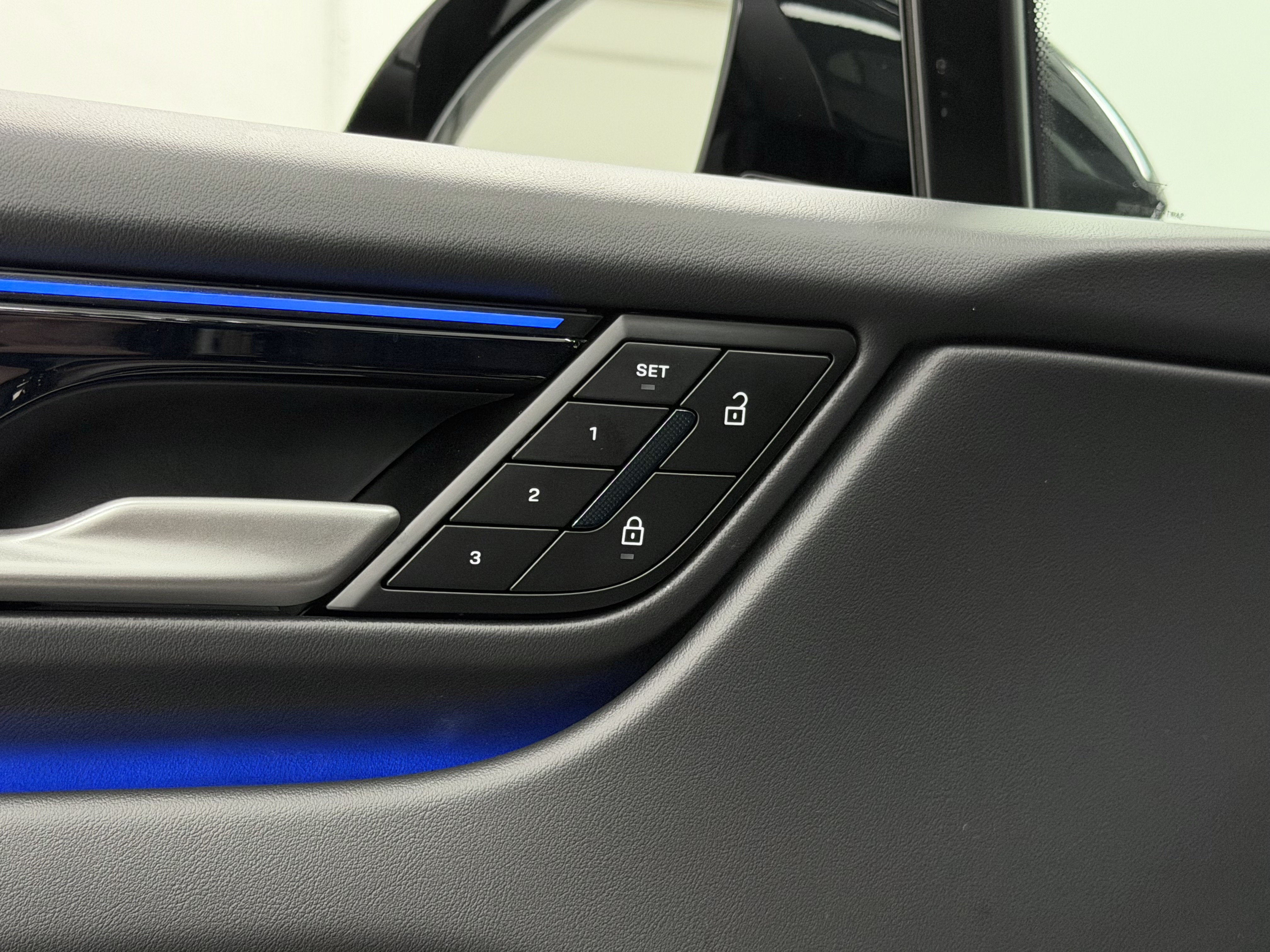 2025 Porsche Macan Electric