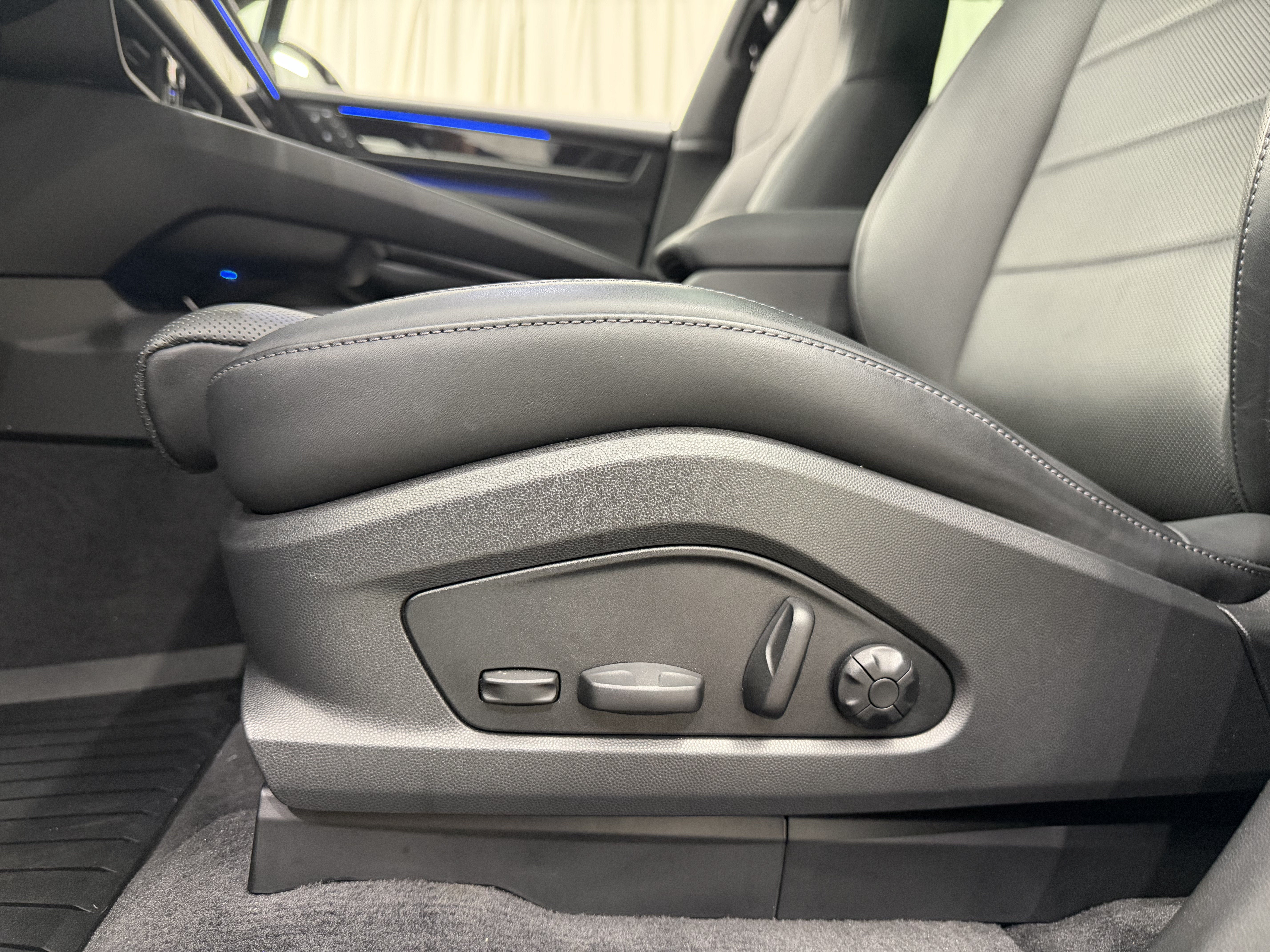 2025 Porsche Macan Electric