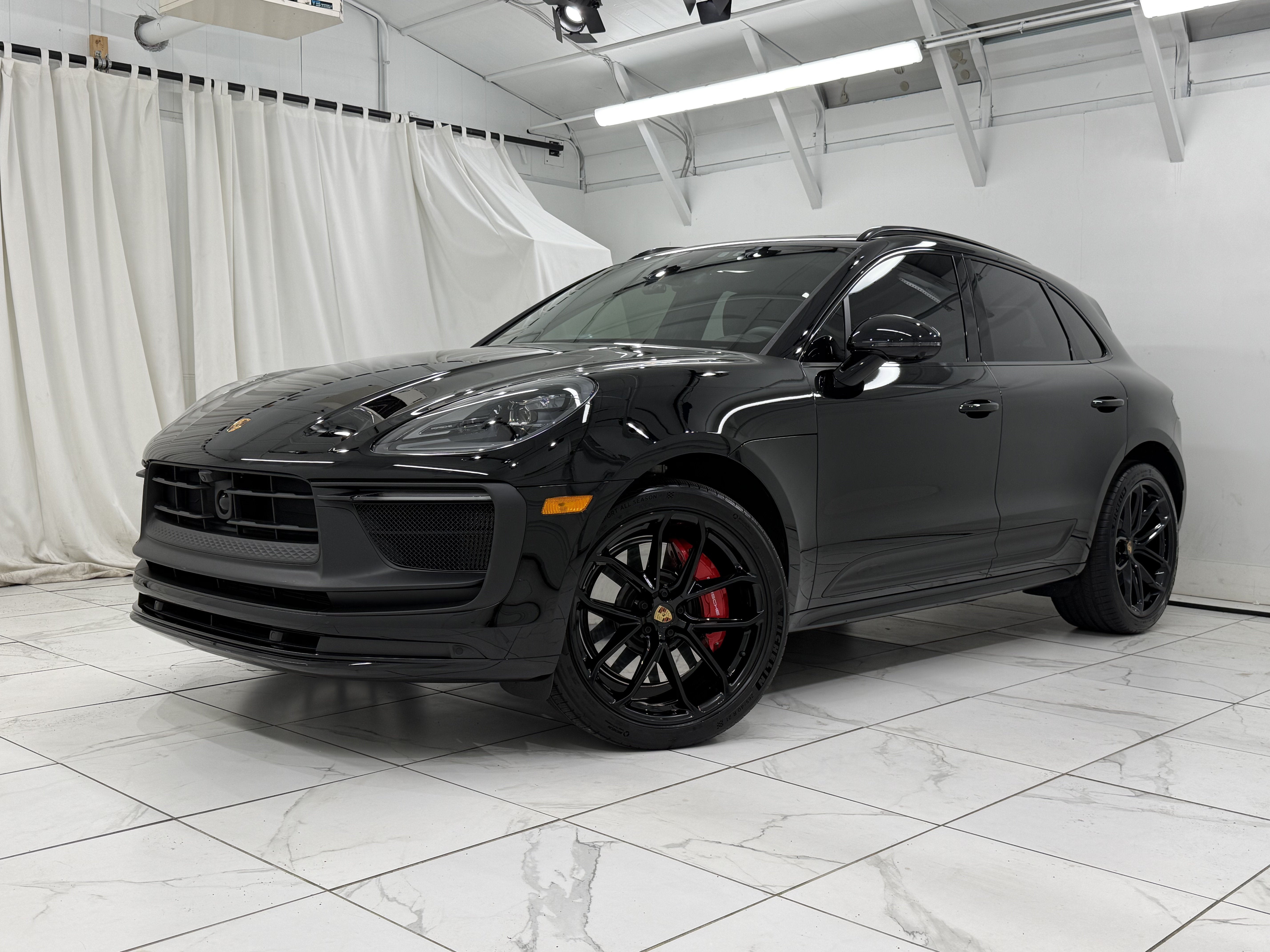 2026 Porsche Macan Gts
