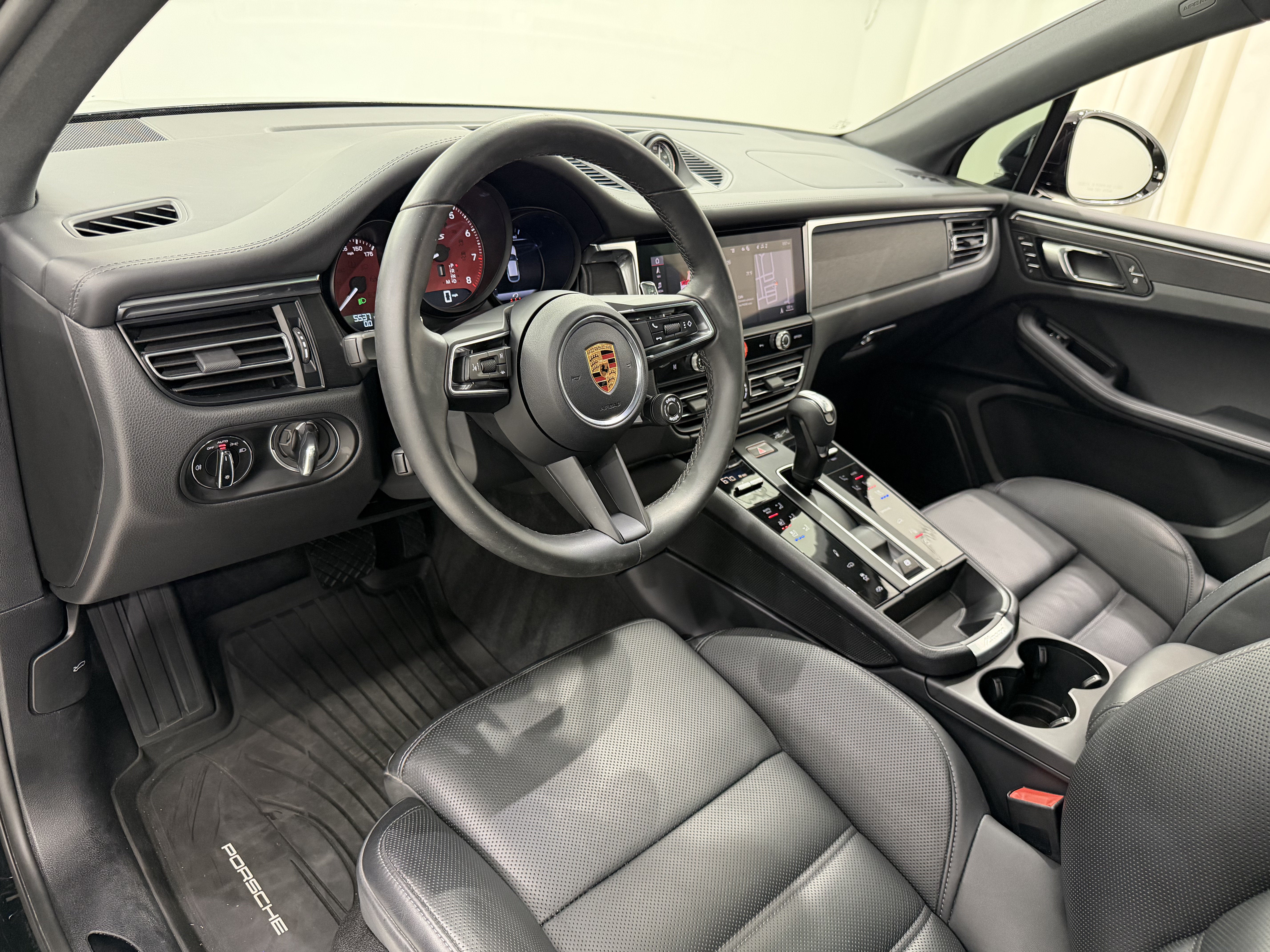 2026 Porsche Macan Gts