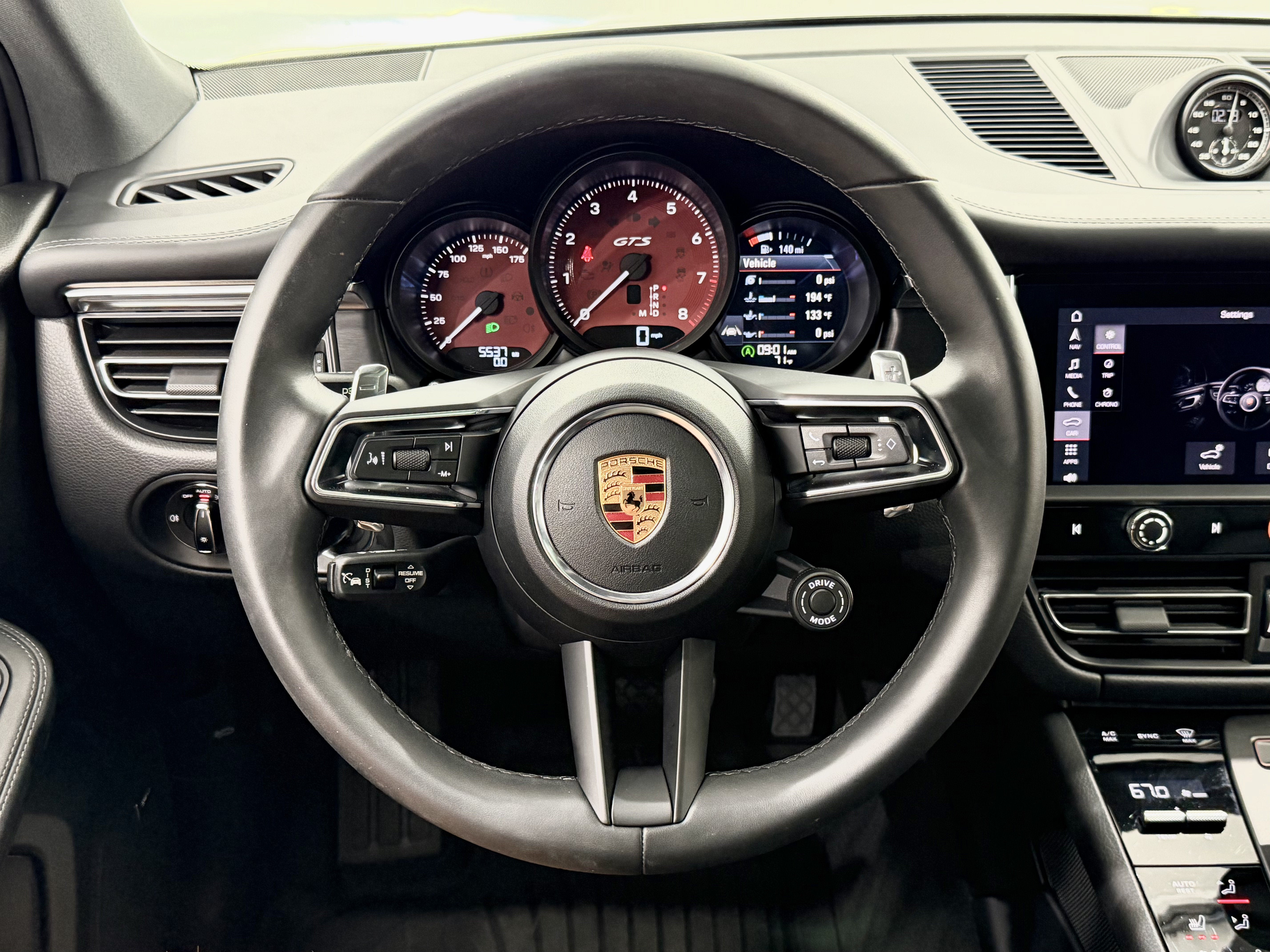 2026 Porsche Macan Gts