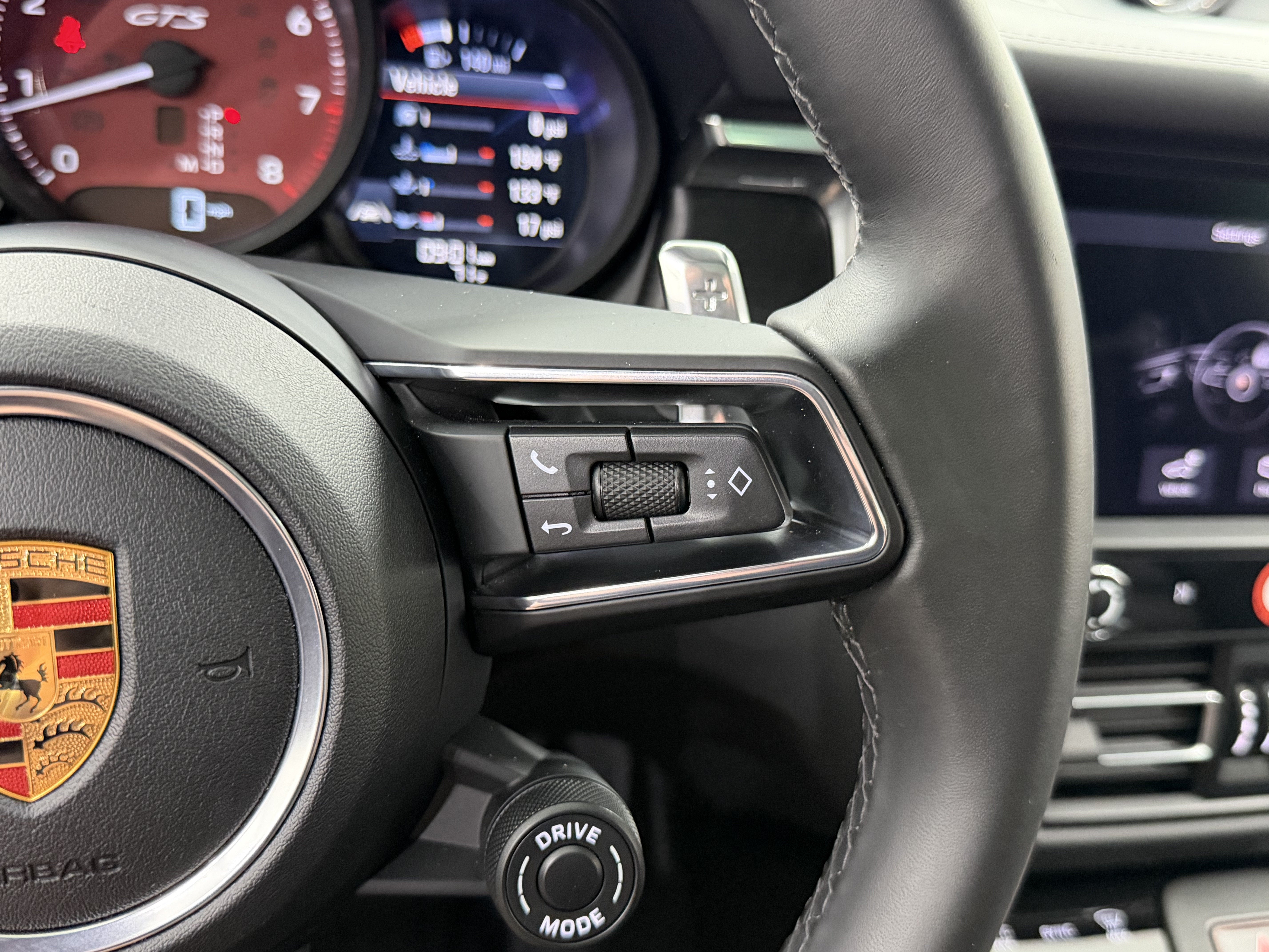2026 Porsche Macan Gts