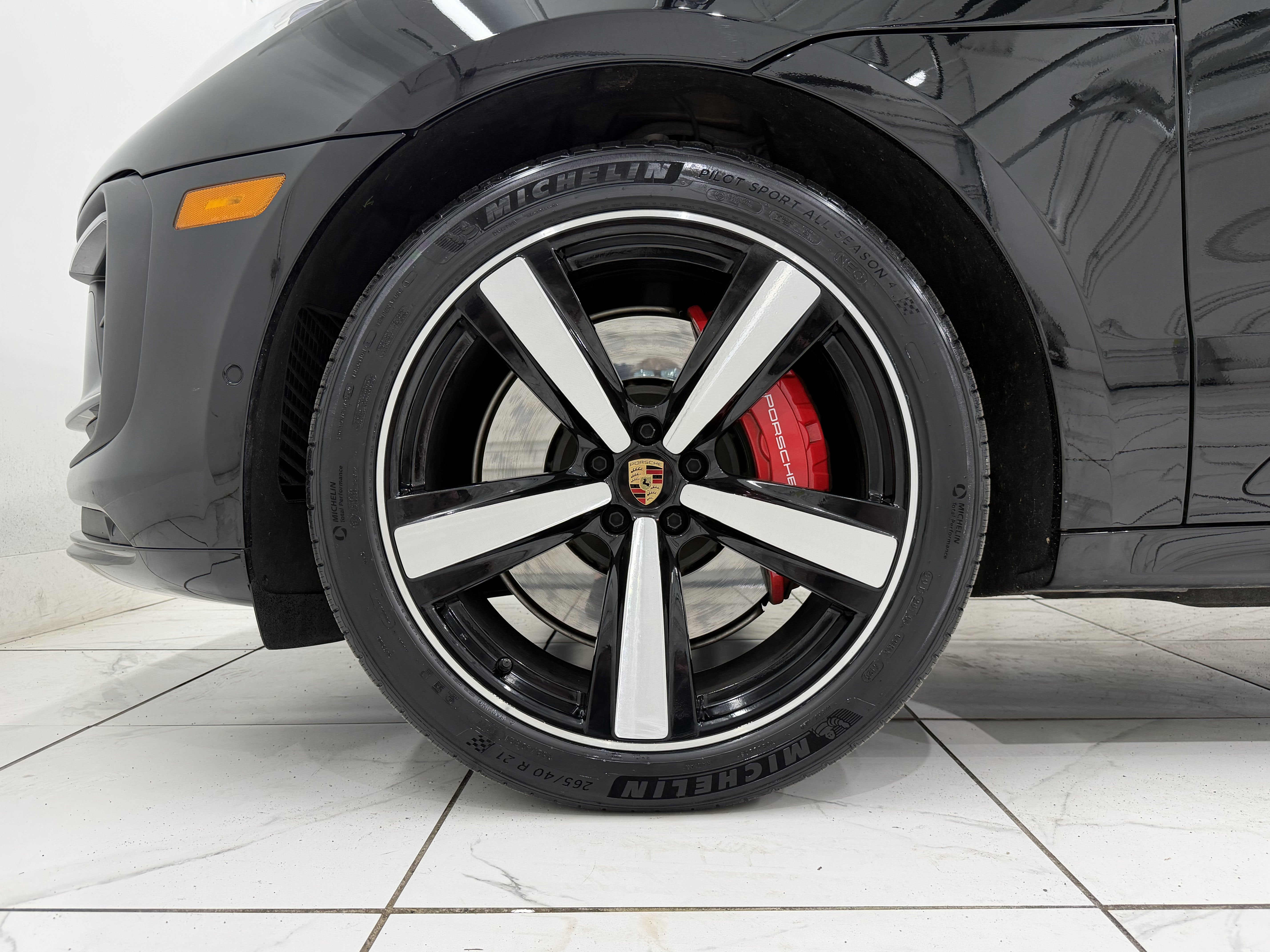 2024 Porsche Macan GTS