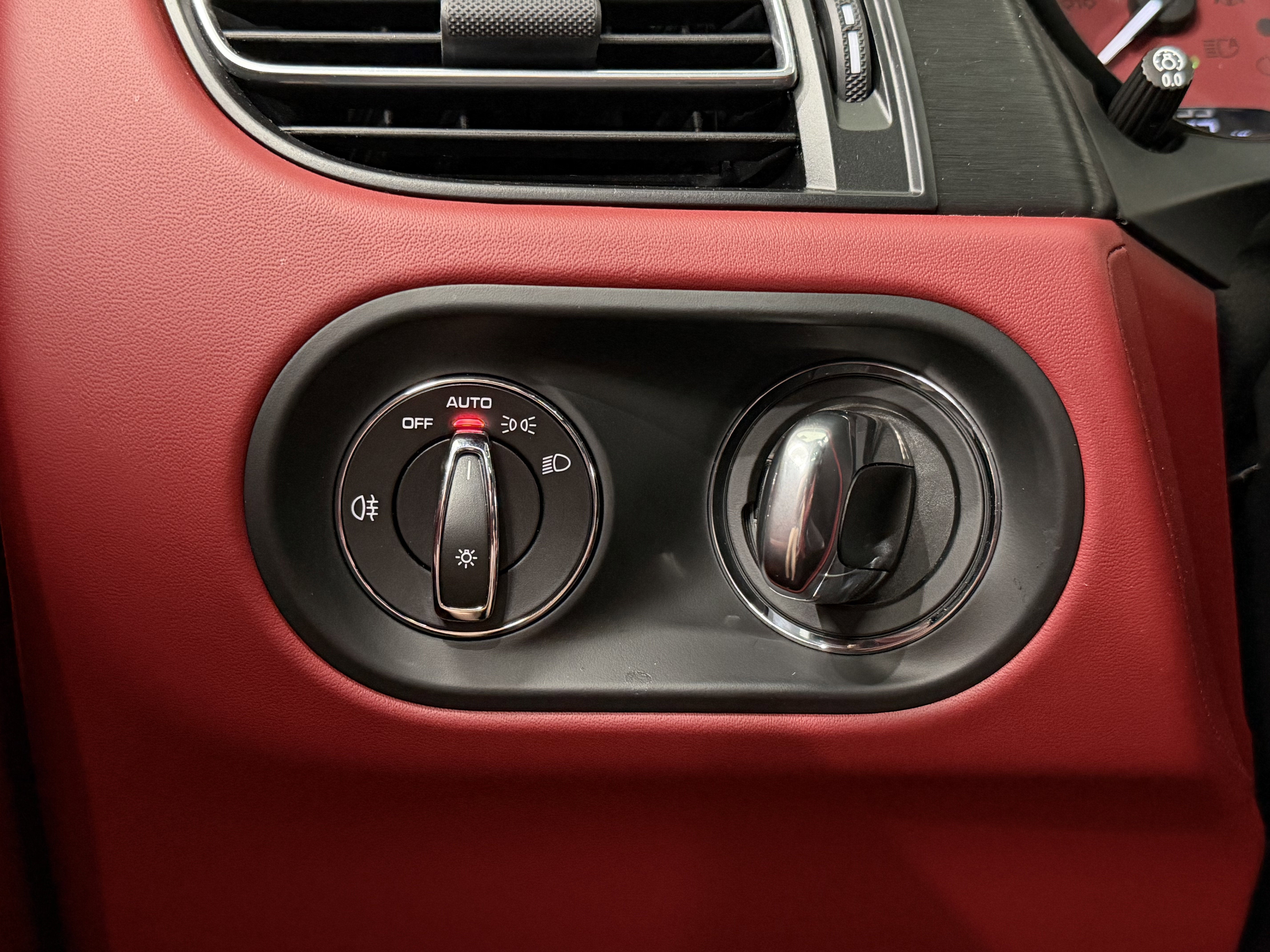 2024 Porsche Macan GTS