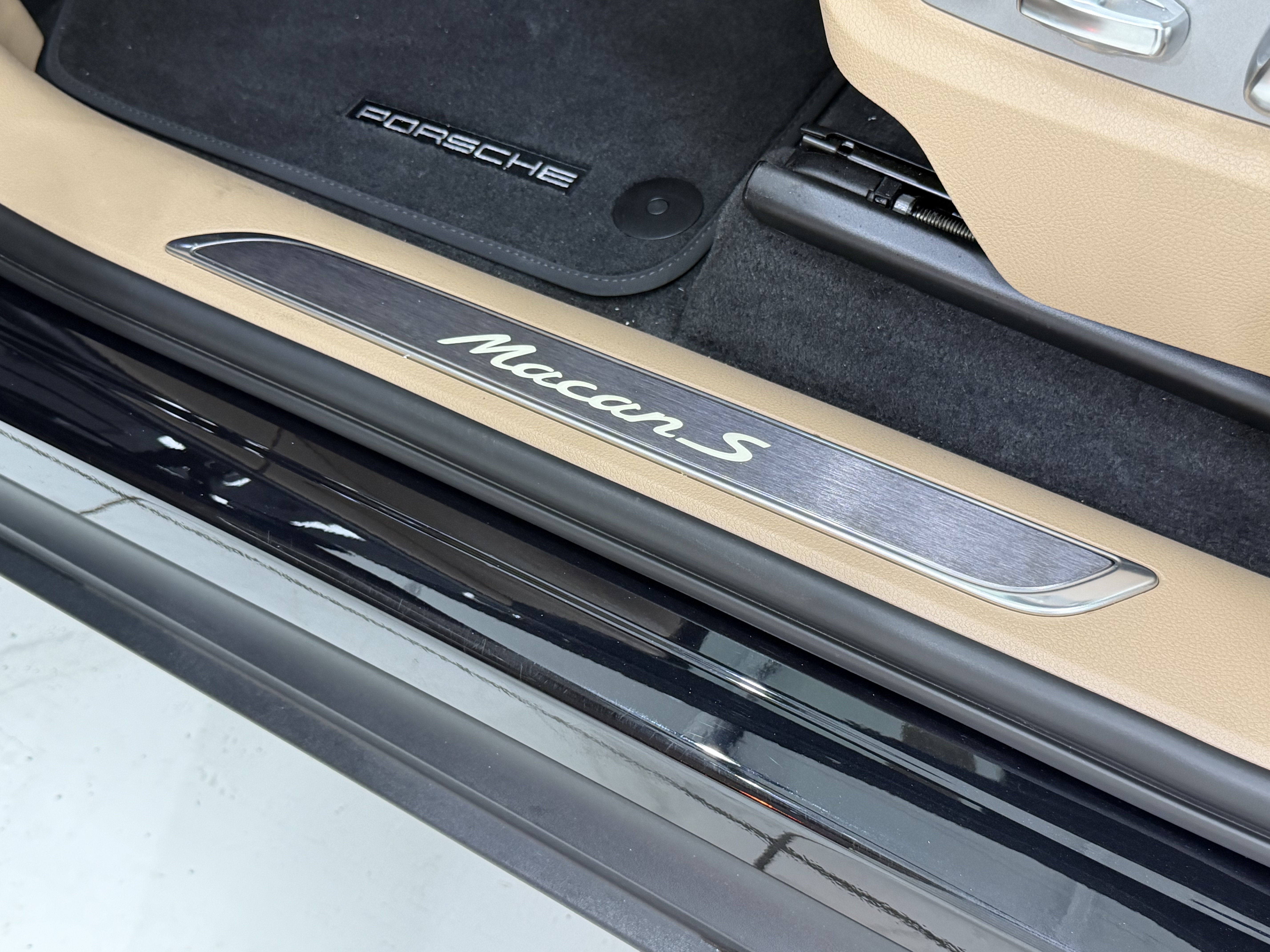 2023 Porsche Macan S