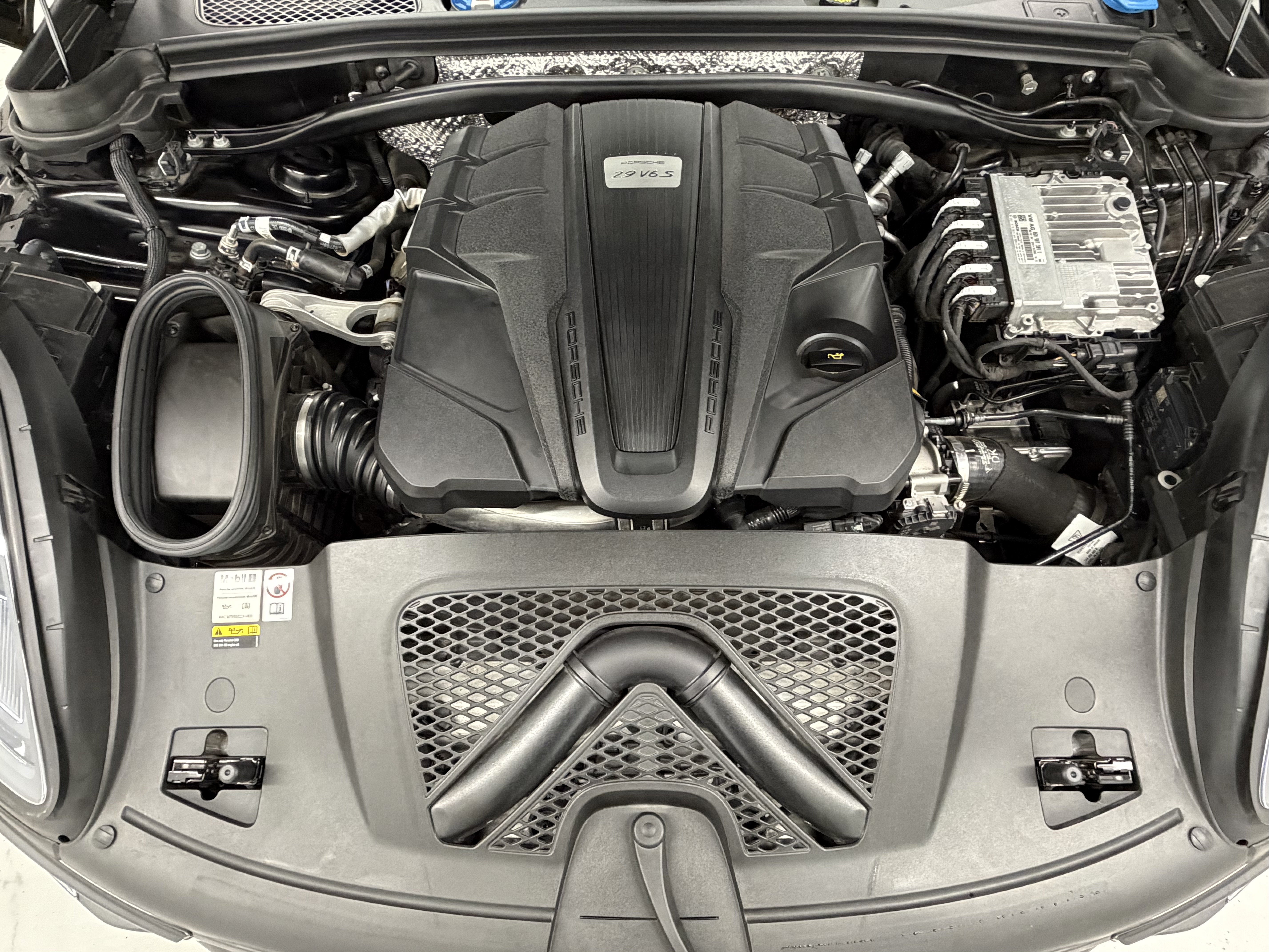 2023 Porsche Macan S