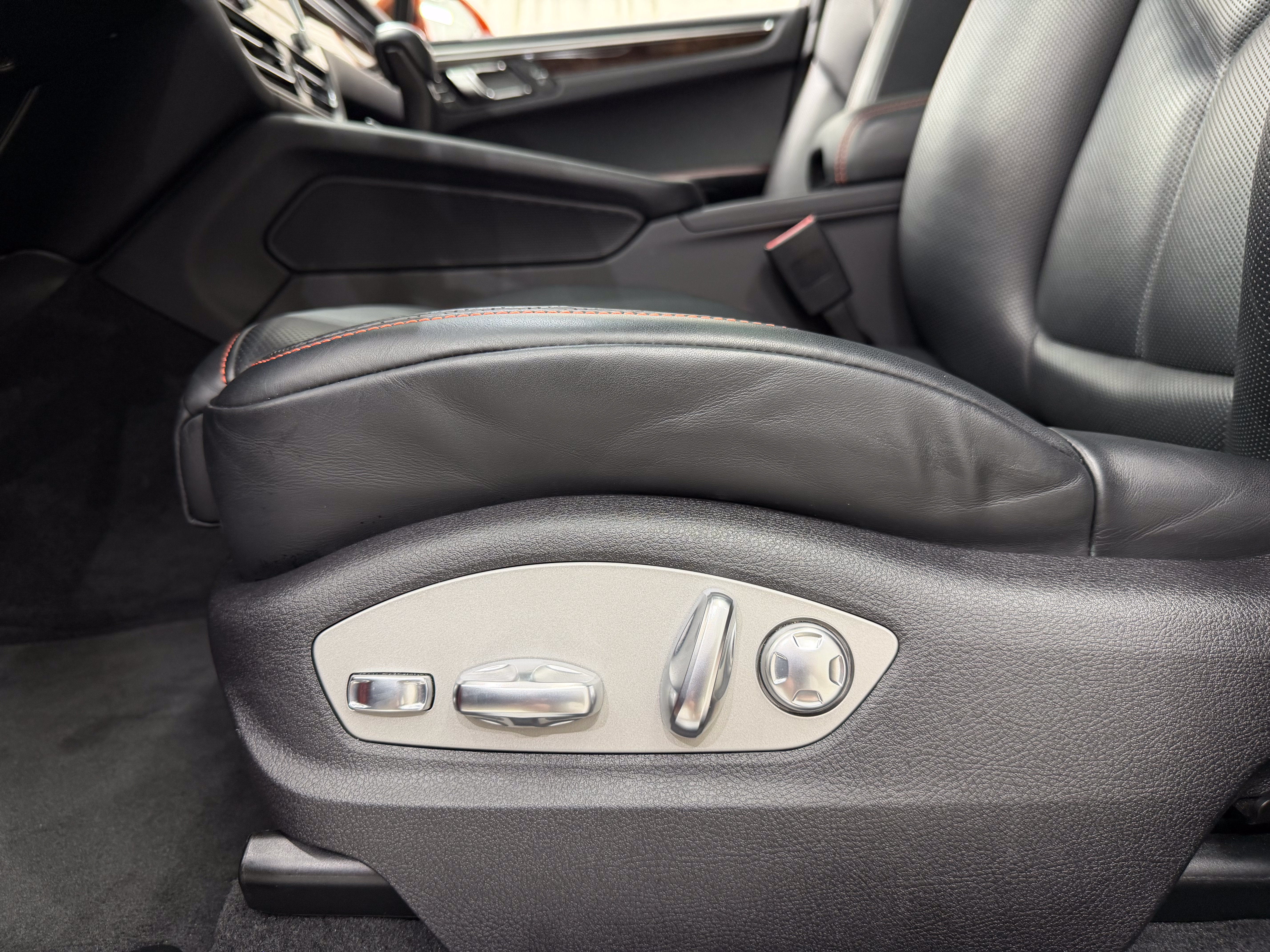 2024 Porsche Macan S