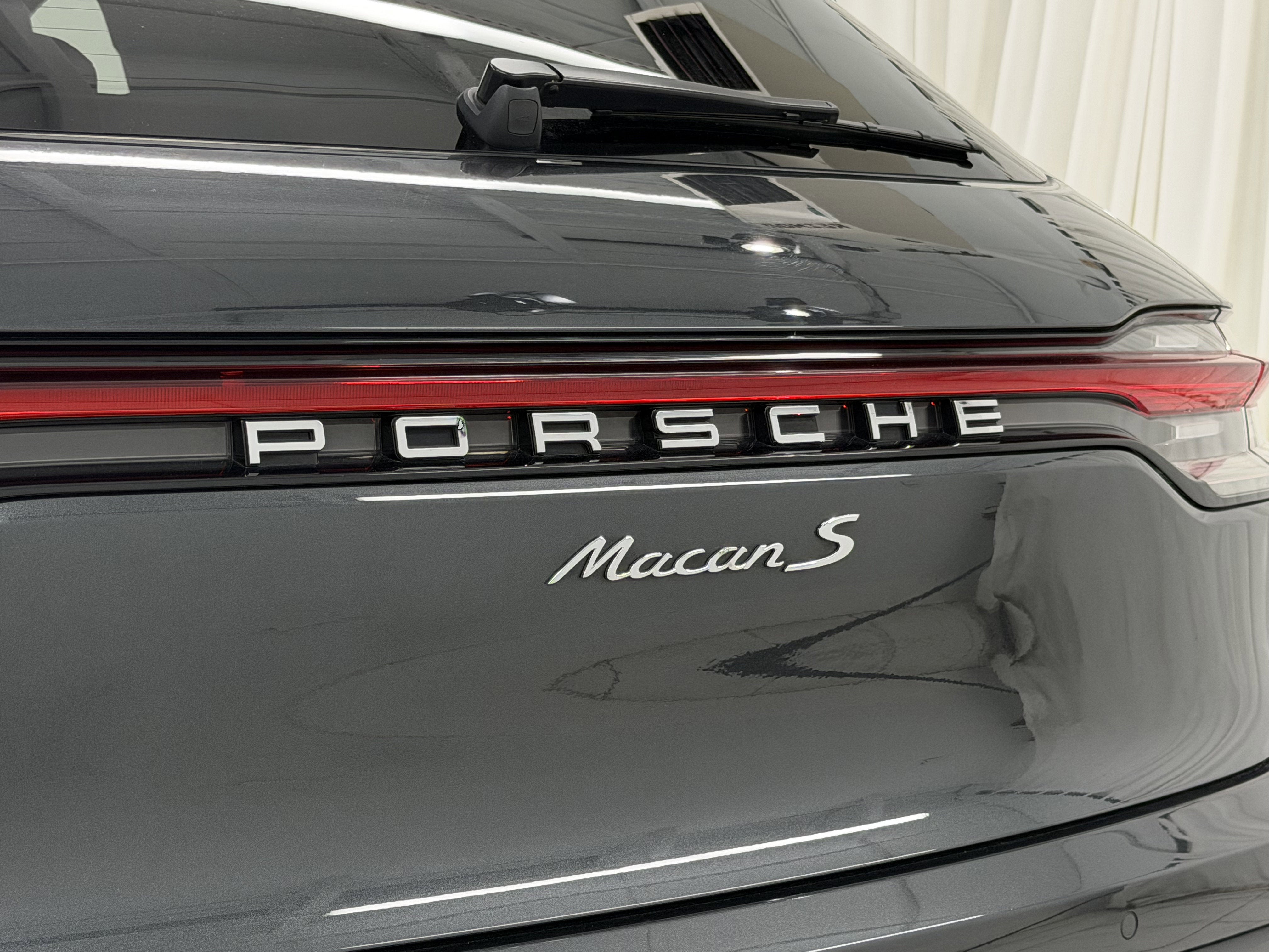 2022 Porsche Macan S