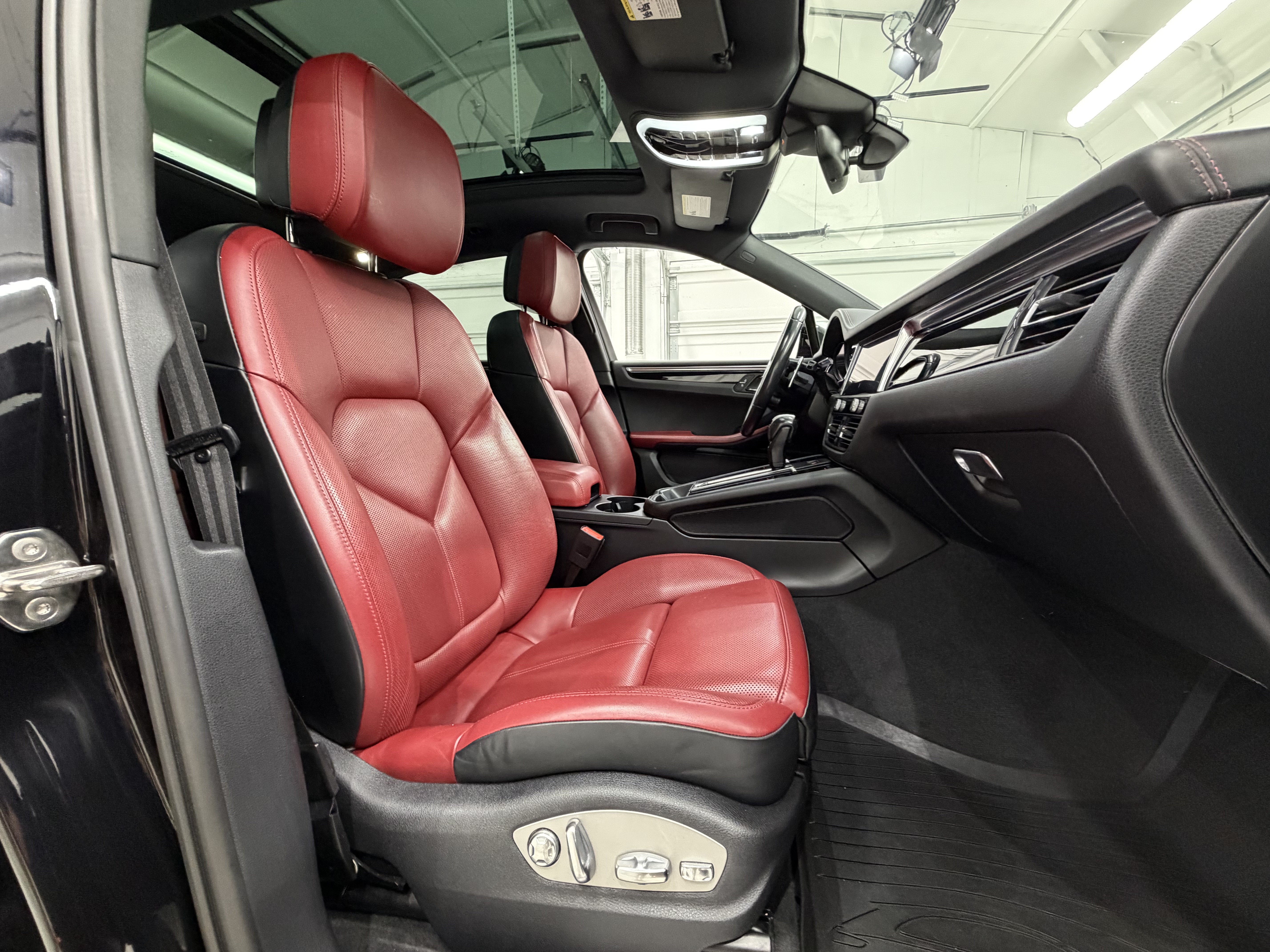 2023 Porsche Macan S
