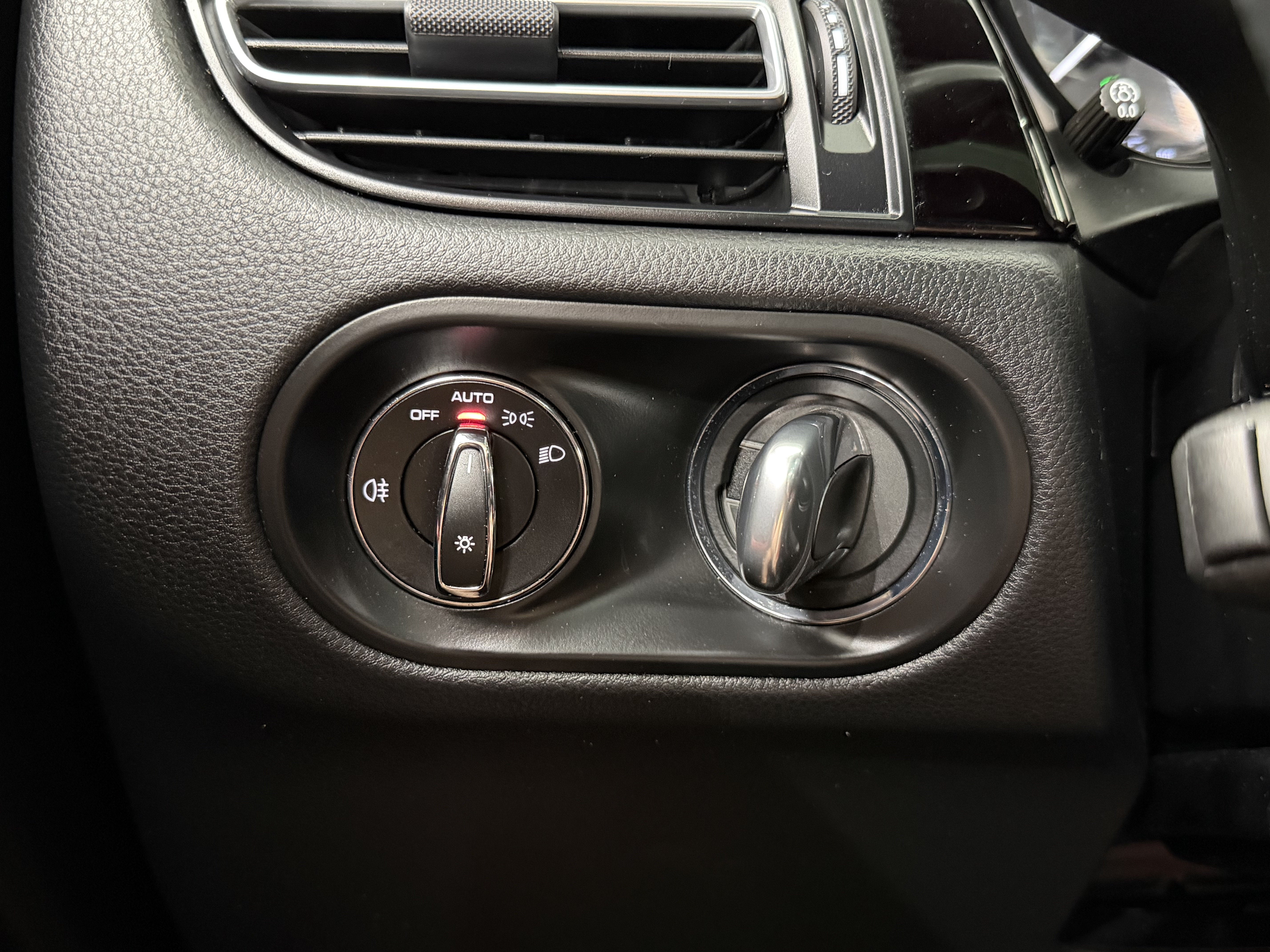 2023 Porsche Macan S