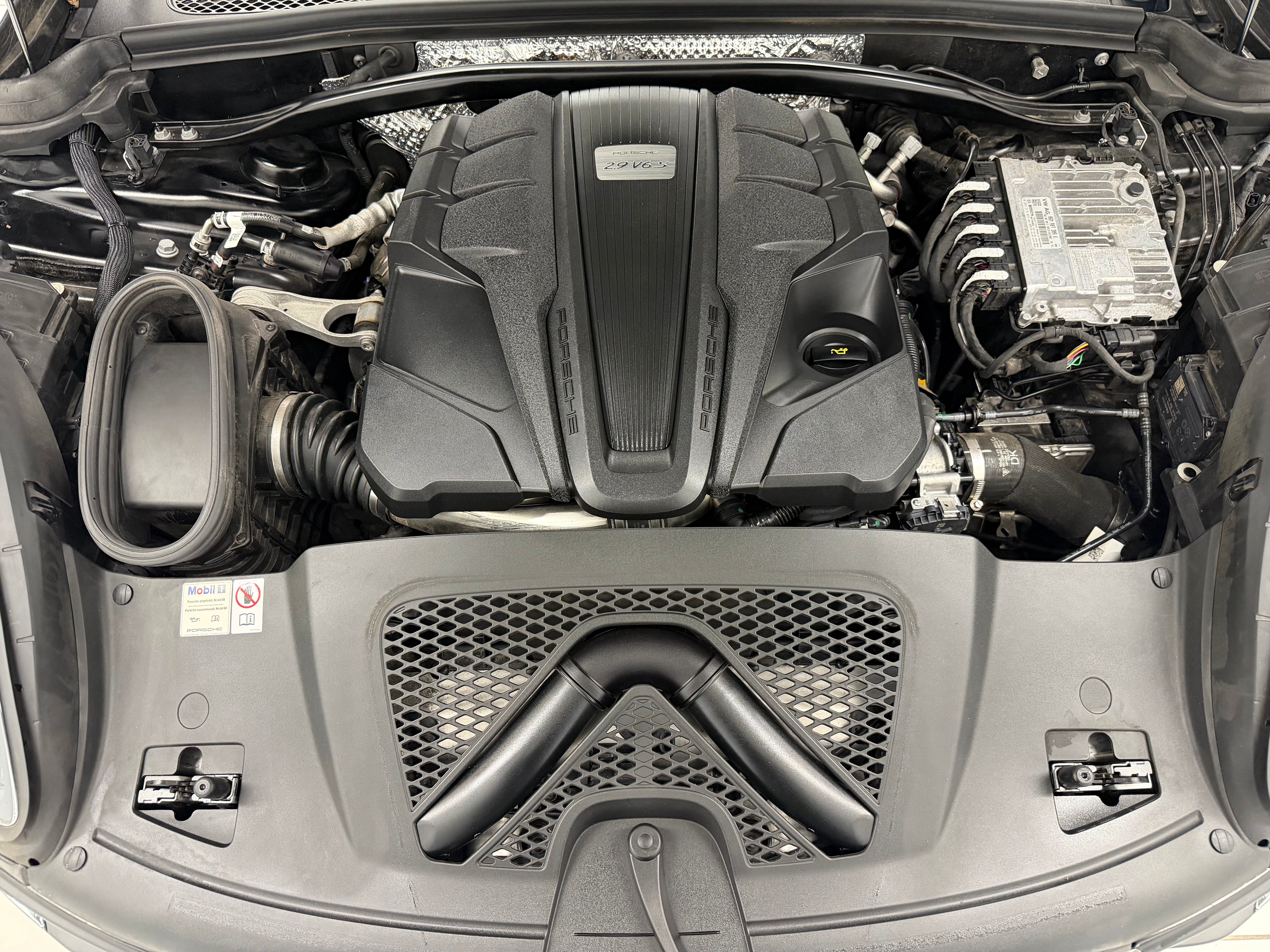 2024 Porsche Macan S