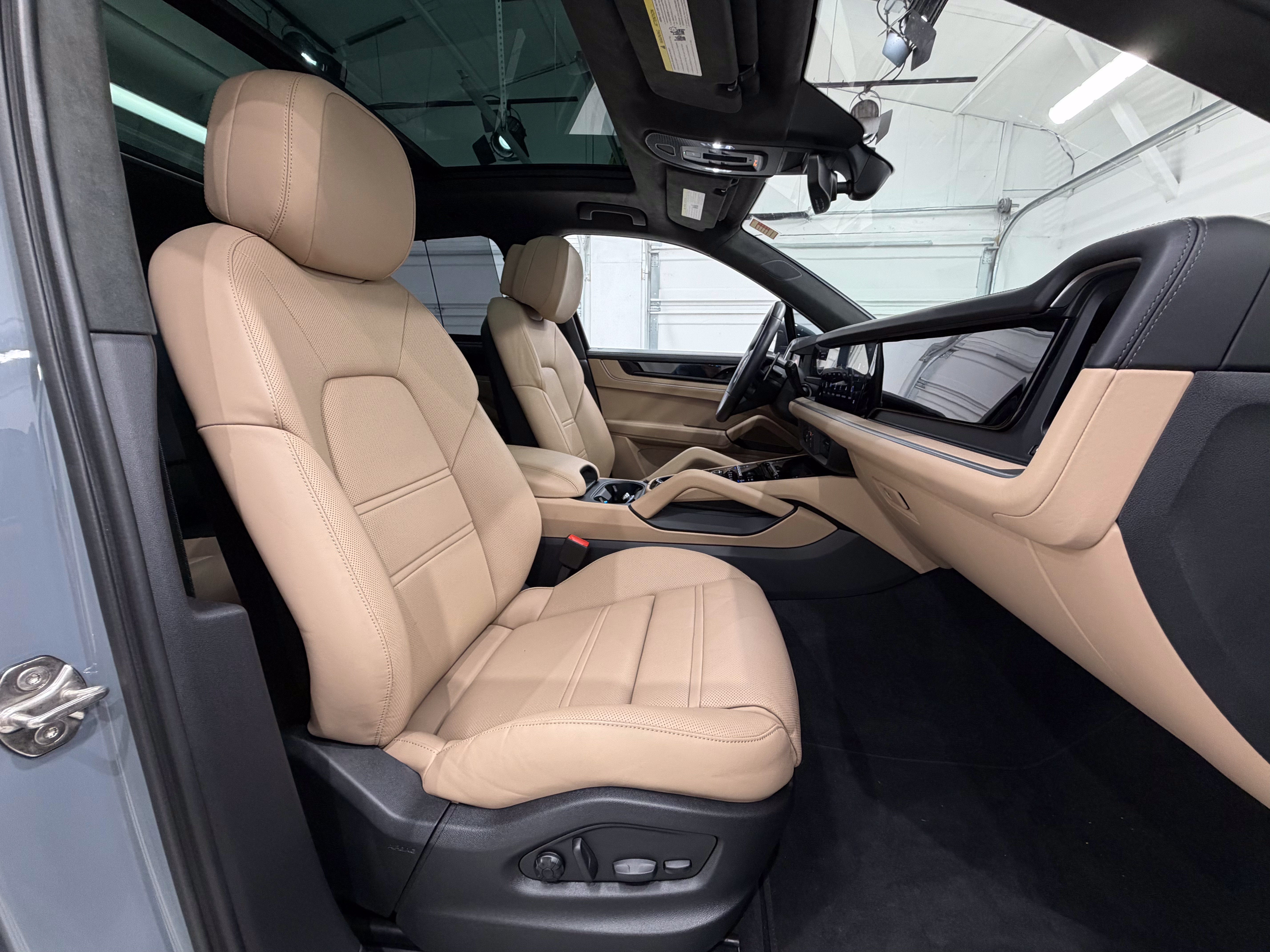 2025 Porsche Cayenne GTS