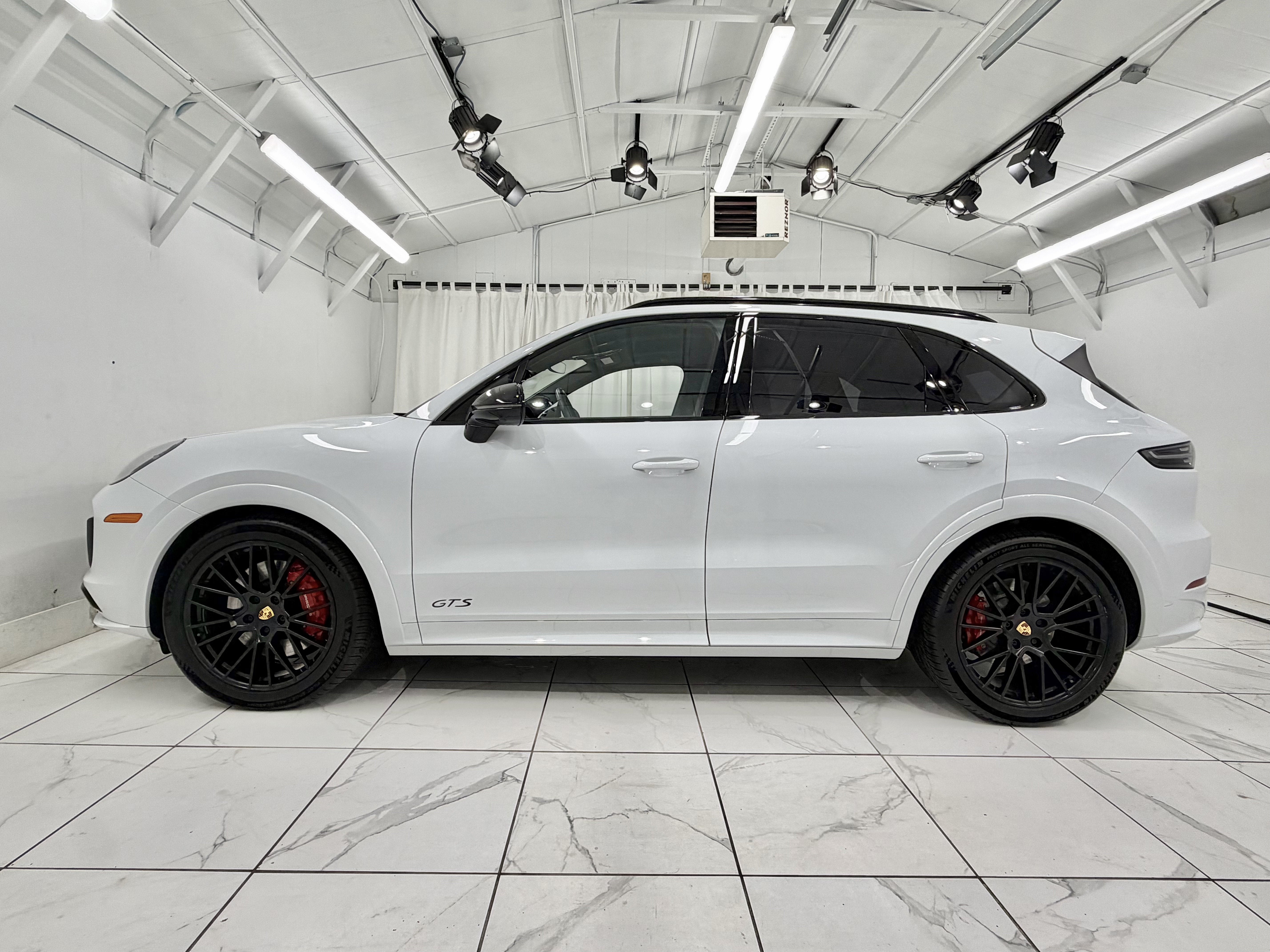 2023 Porsche Cayenne Gts