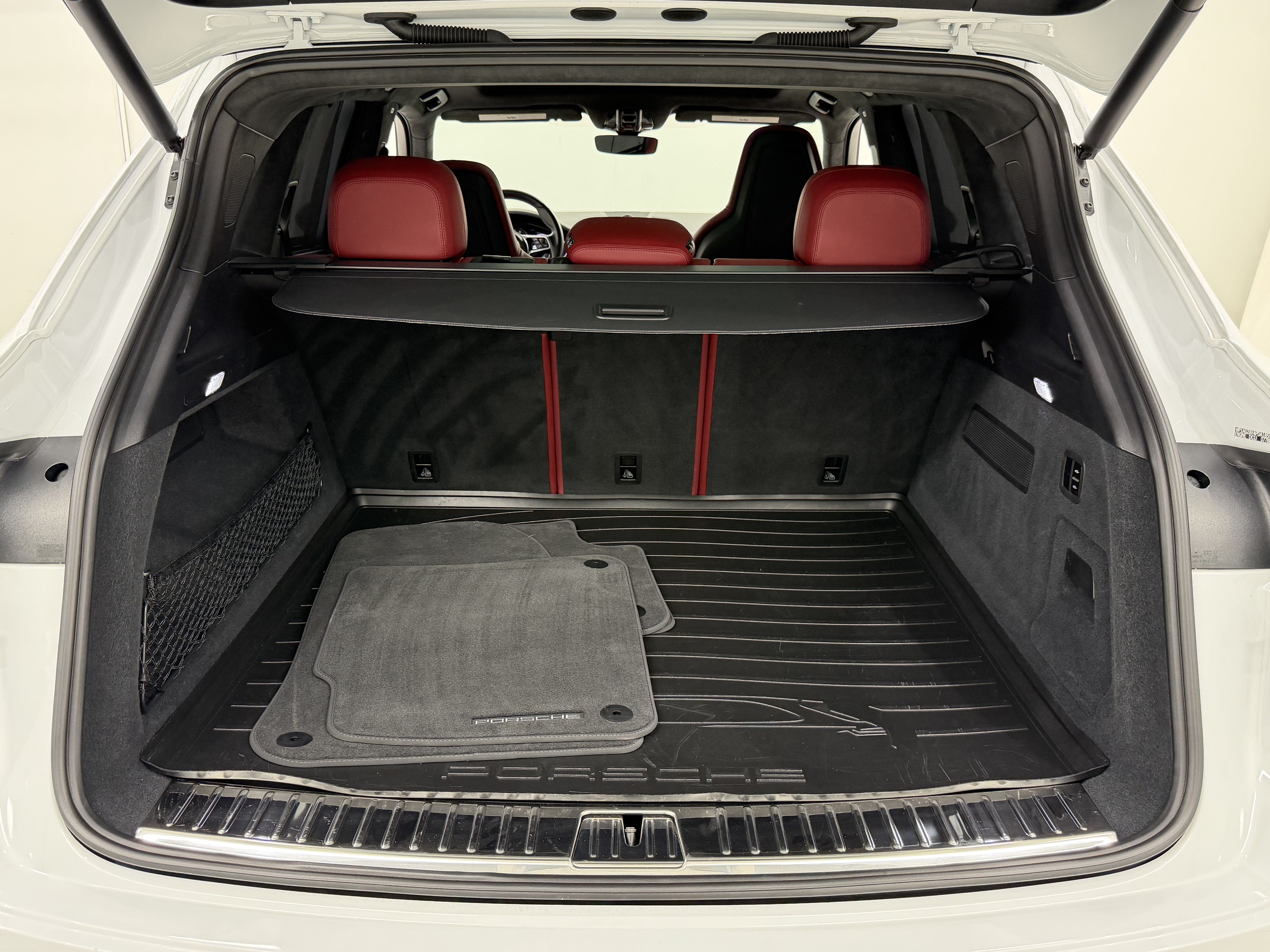 2023 Porsche Cayenne Gts