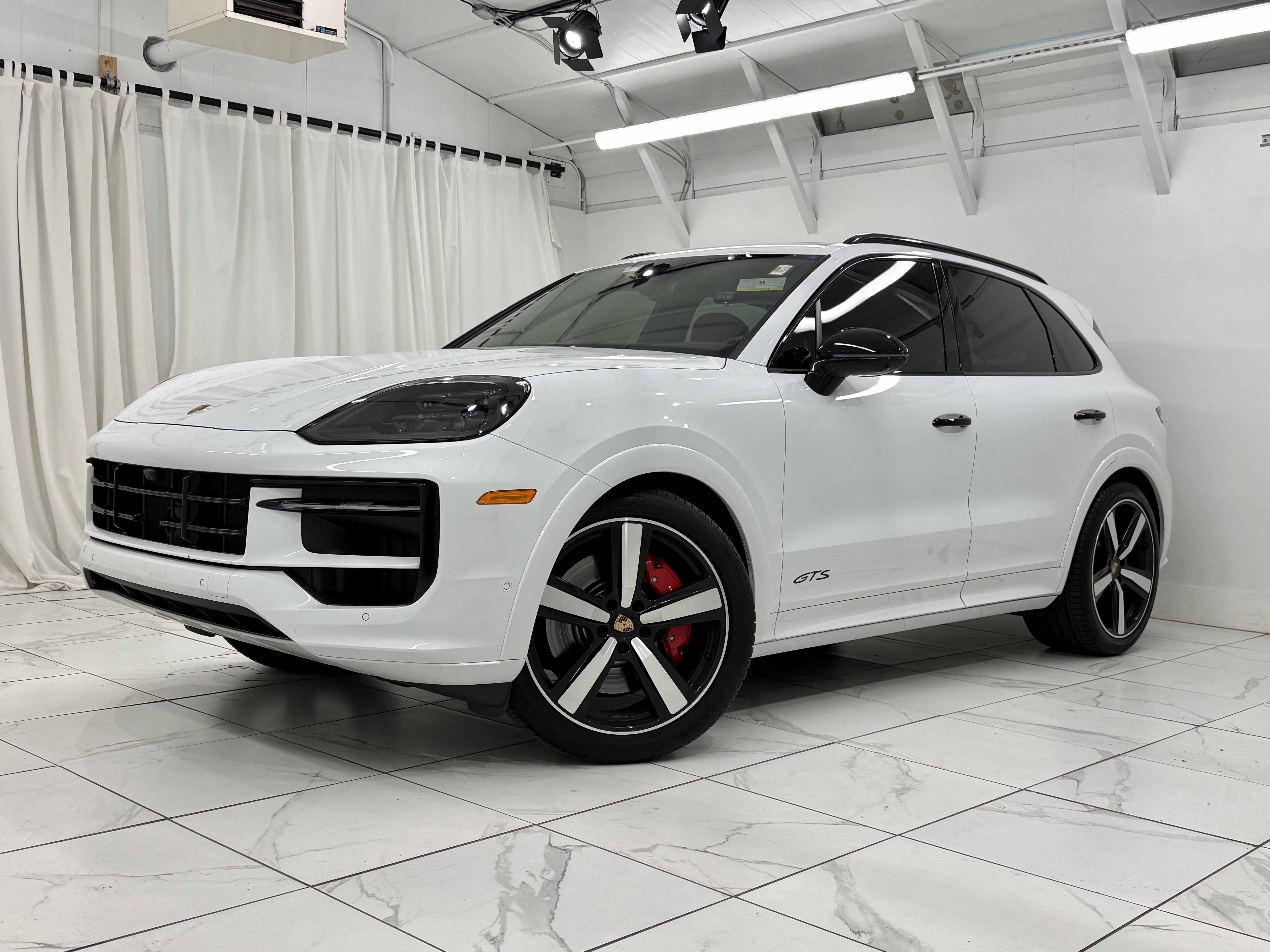 2025 Porsche Cayenne GTS