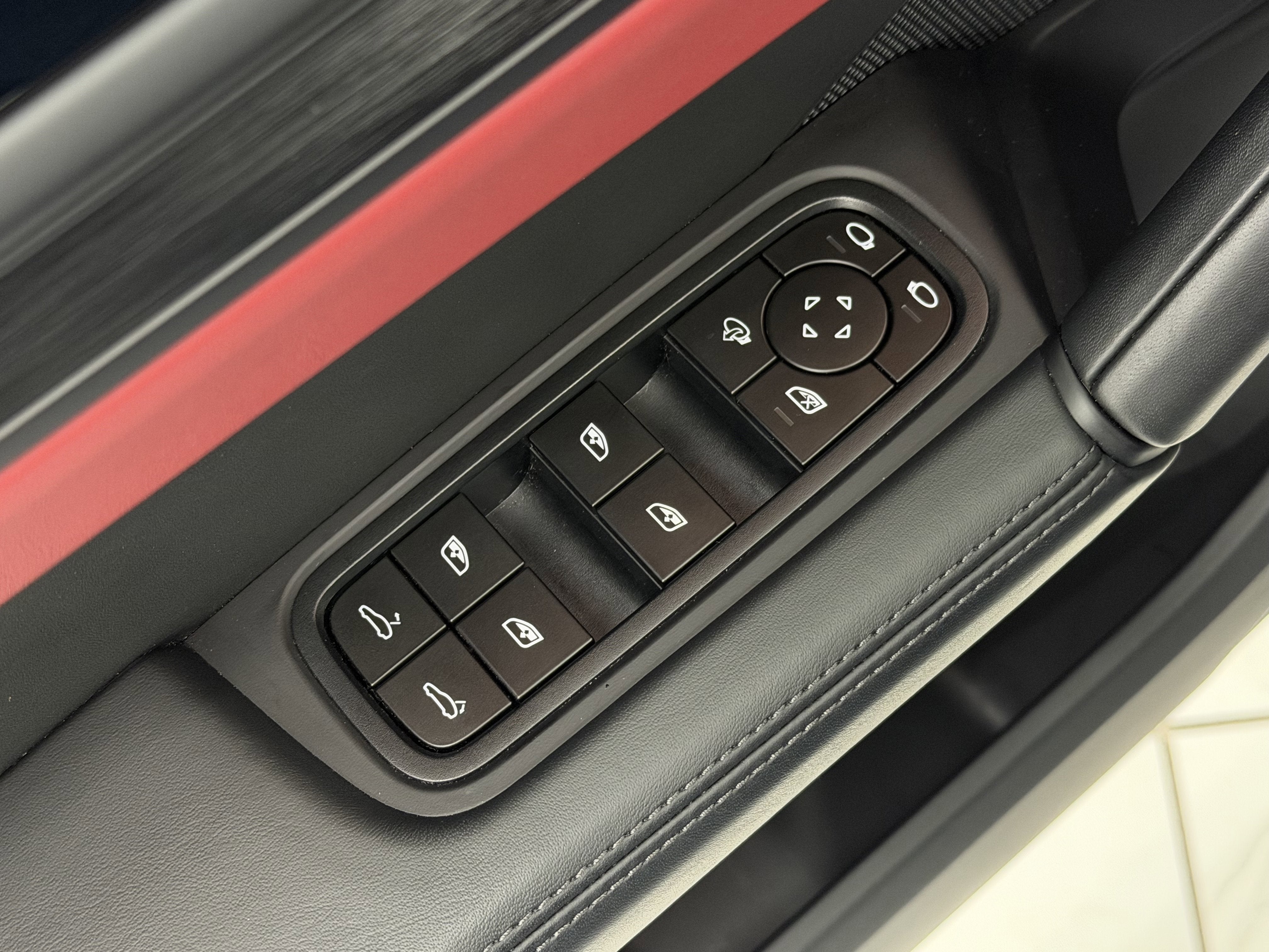 2025 Porsche Cayenne GTS