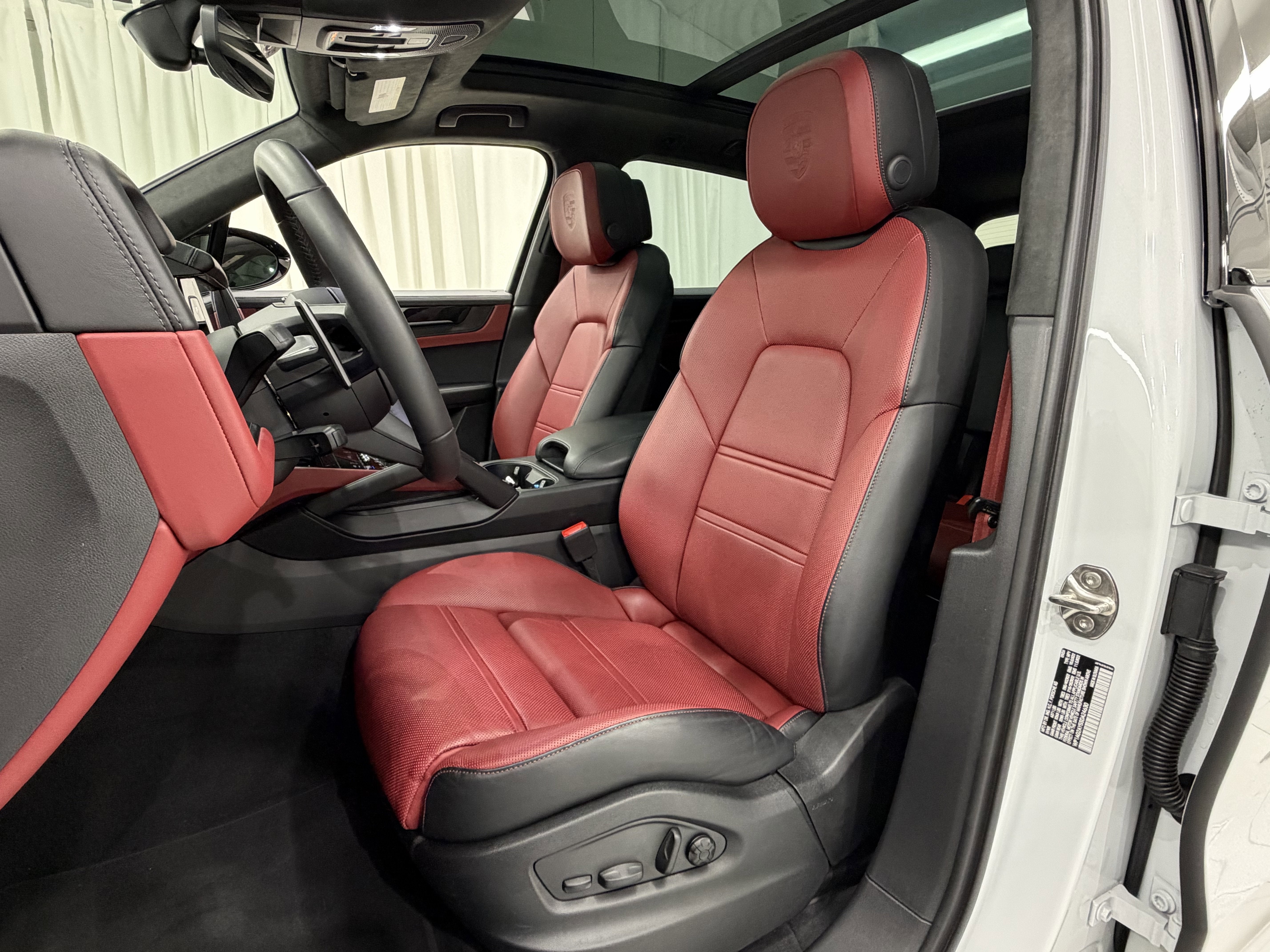 2025 Porsche Cayenne GTS