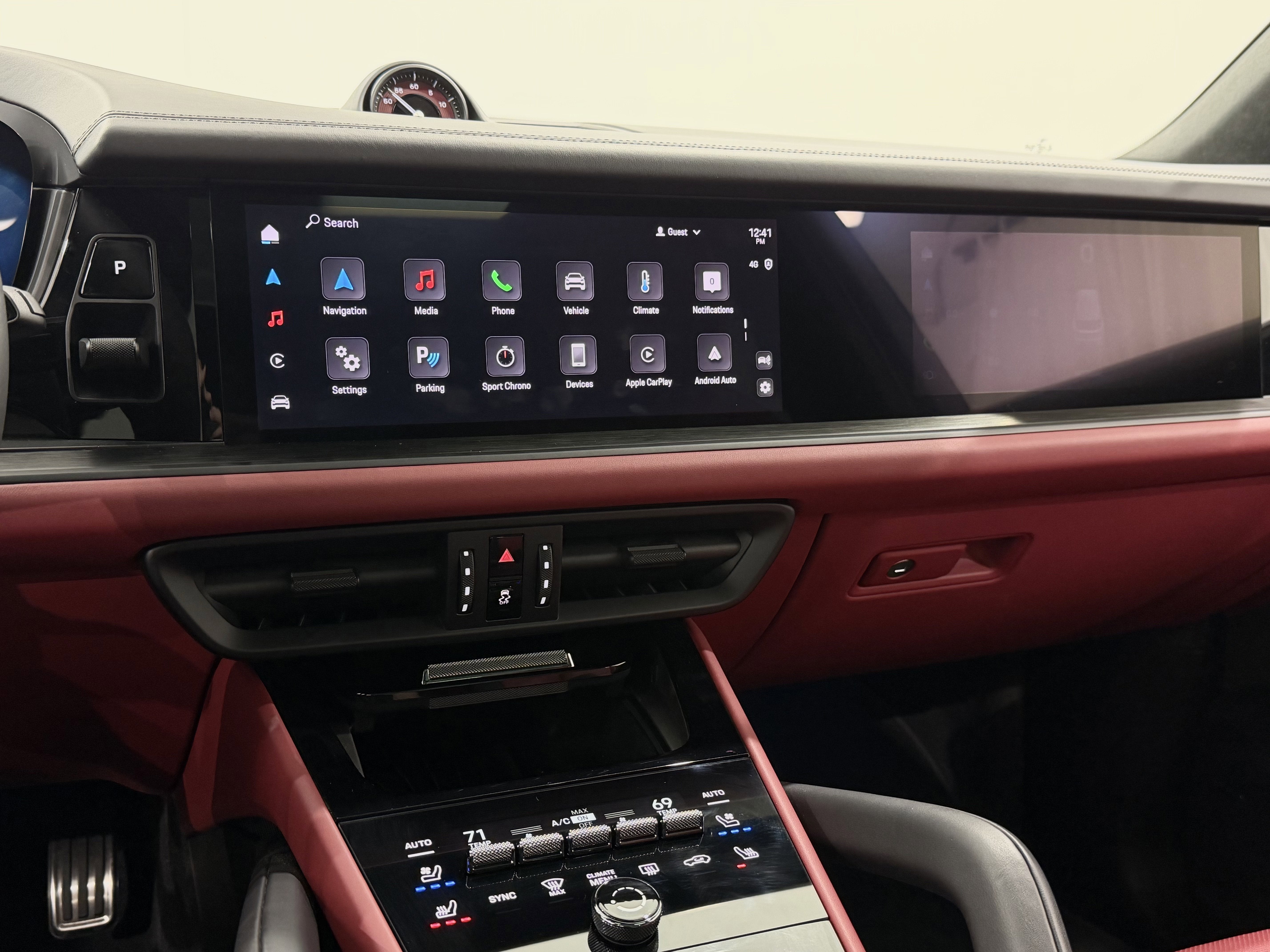 2025 Porsche Cayenne GTS