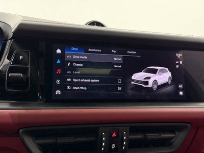 2025 Porsche Cayenne GTS