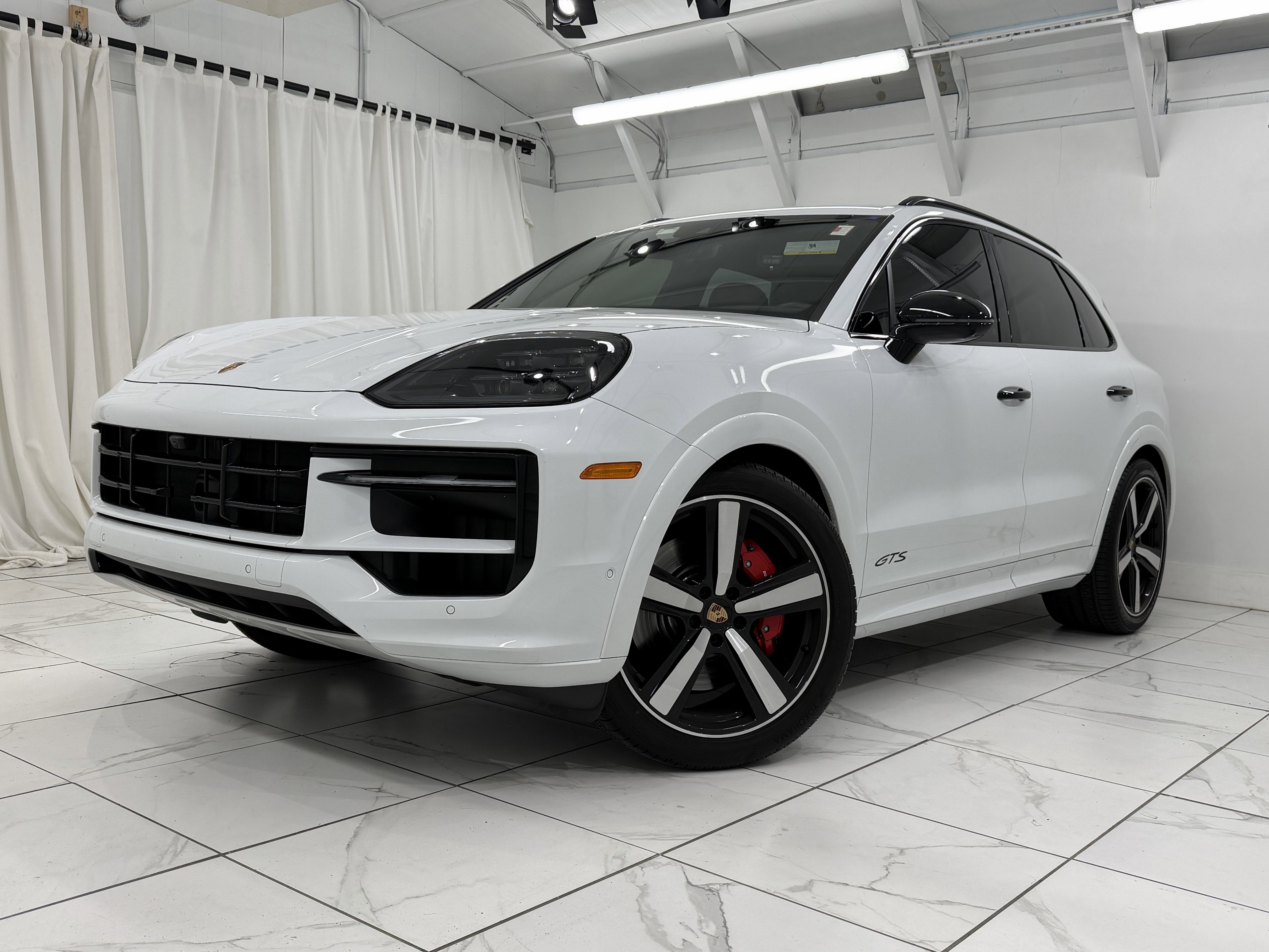 2025 Porsche Cayenne GTS