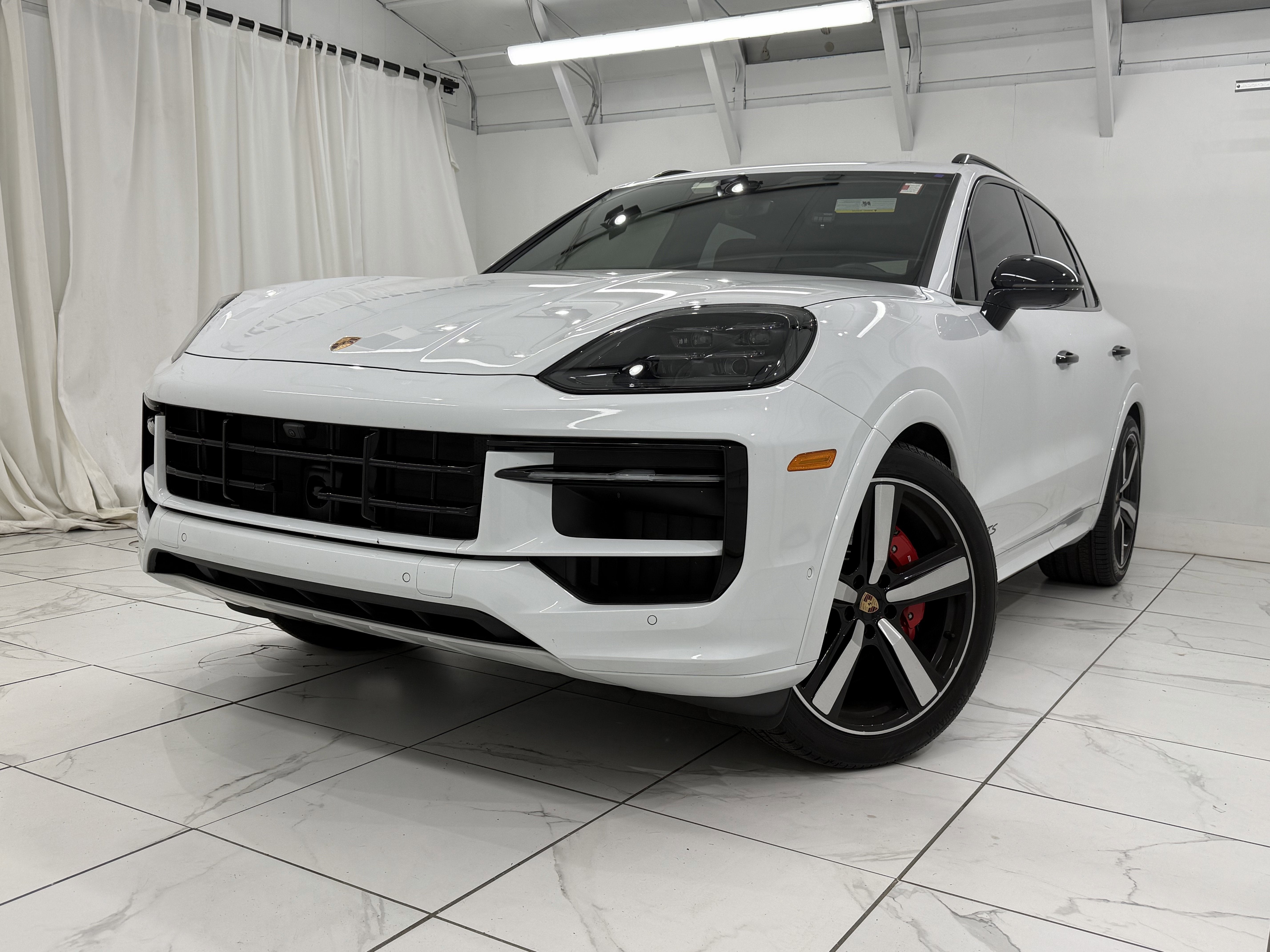2025 Porsche Cayenne GTS