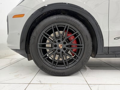 2026 Porsche Cayenne Gts