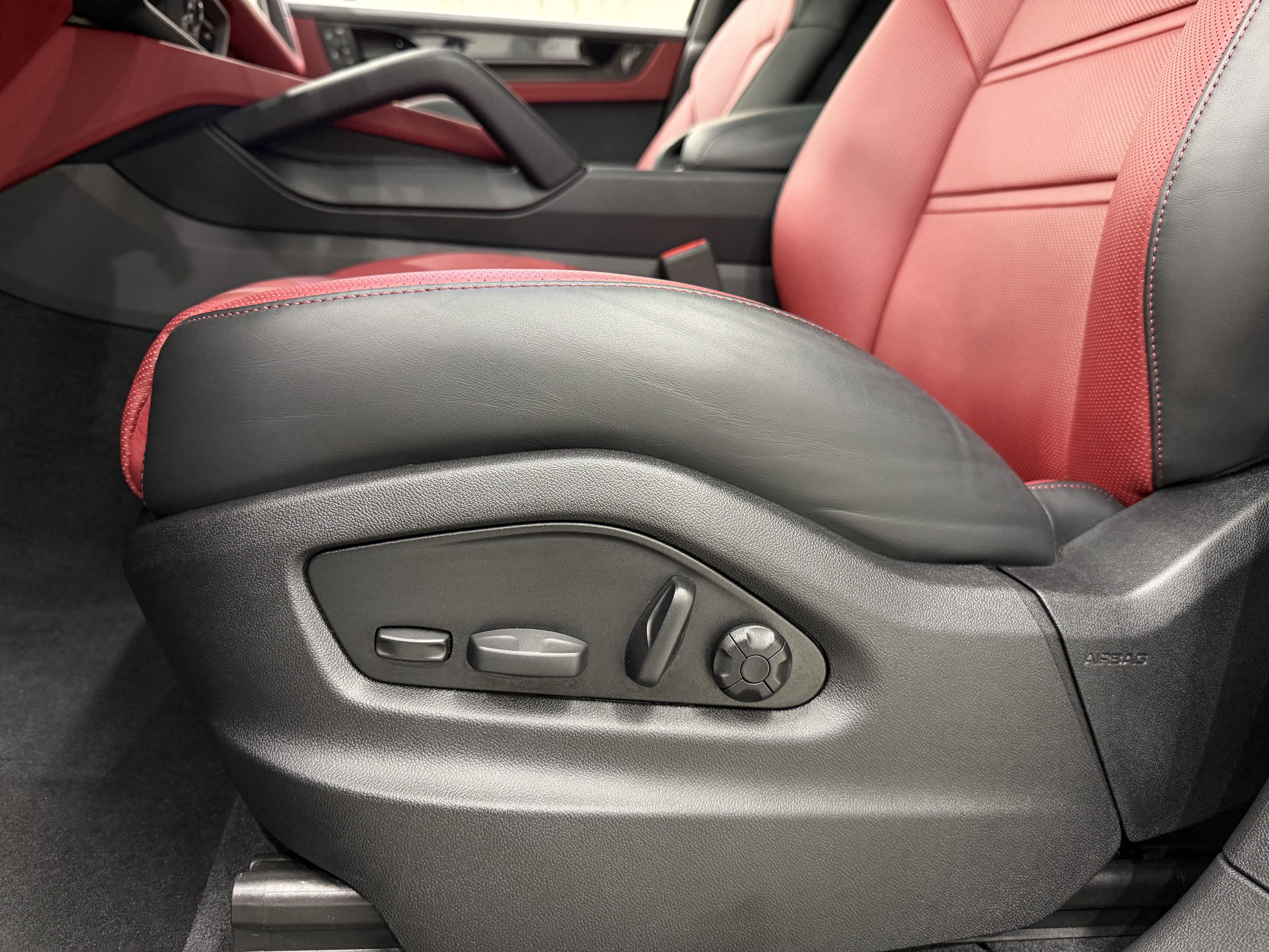 2026 Porsche Cayenne Gts