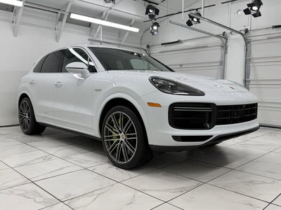 2023 Porsche Cayenne Turbo S E-Hybrid