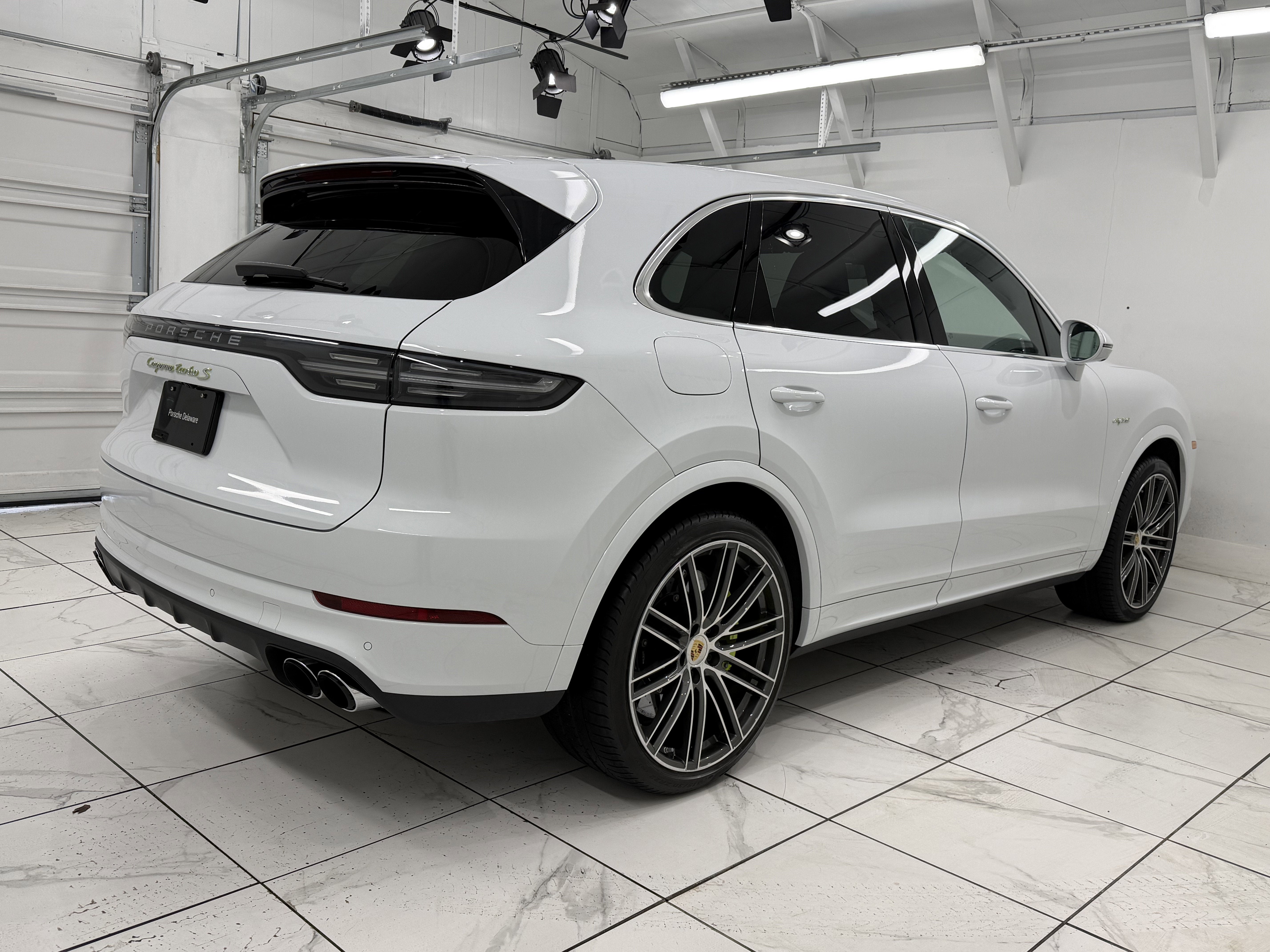 2023 Porsche Cayenne Turbo S E-Hybrid