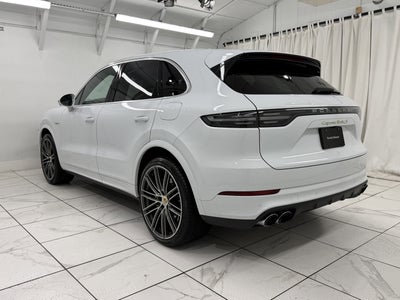 2023 Porsche Cayenne Turbo S E-Hybrid
