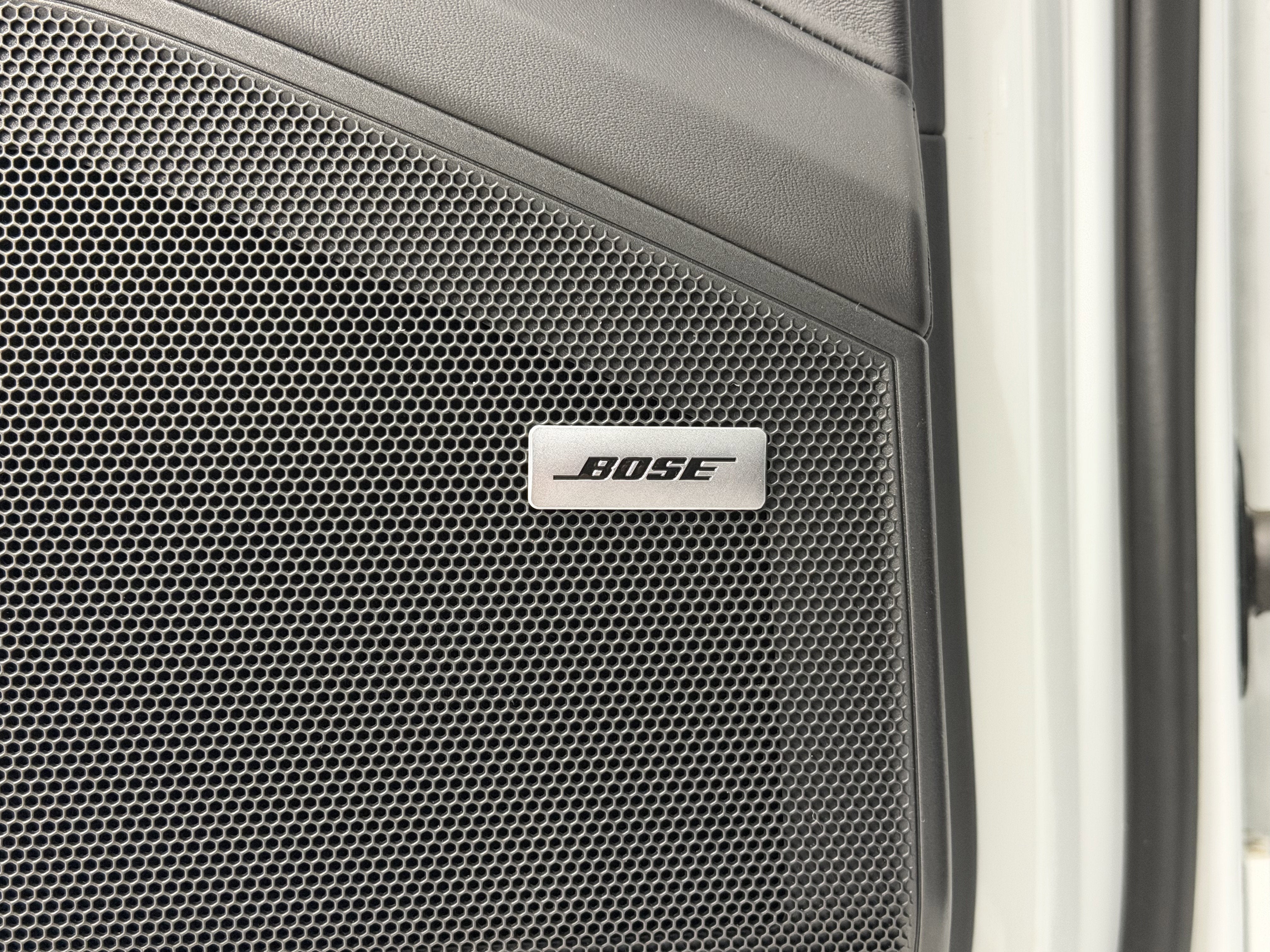 2023 Porsche Cayenne Turbo S E-Hybrid